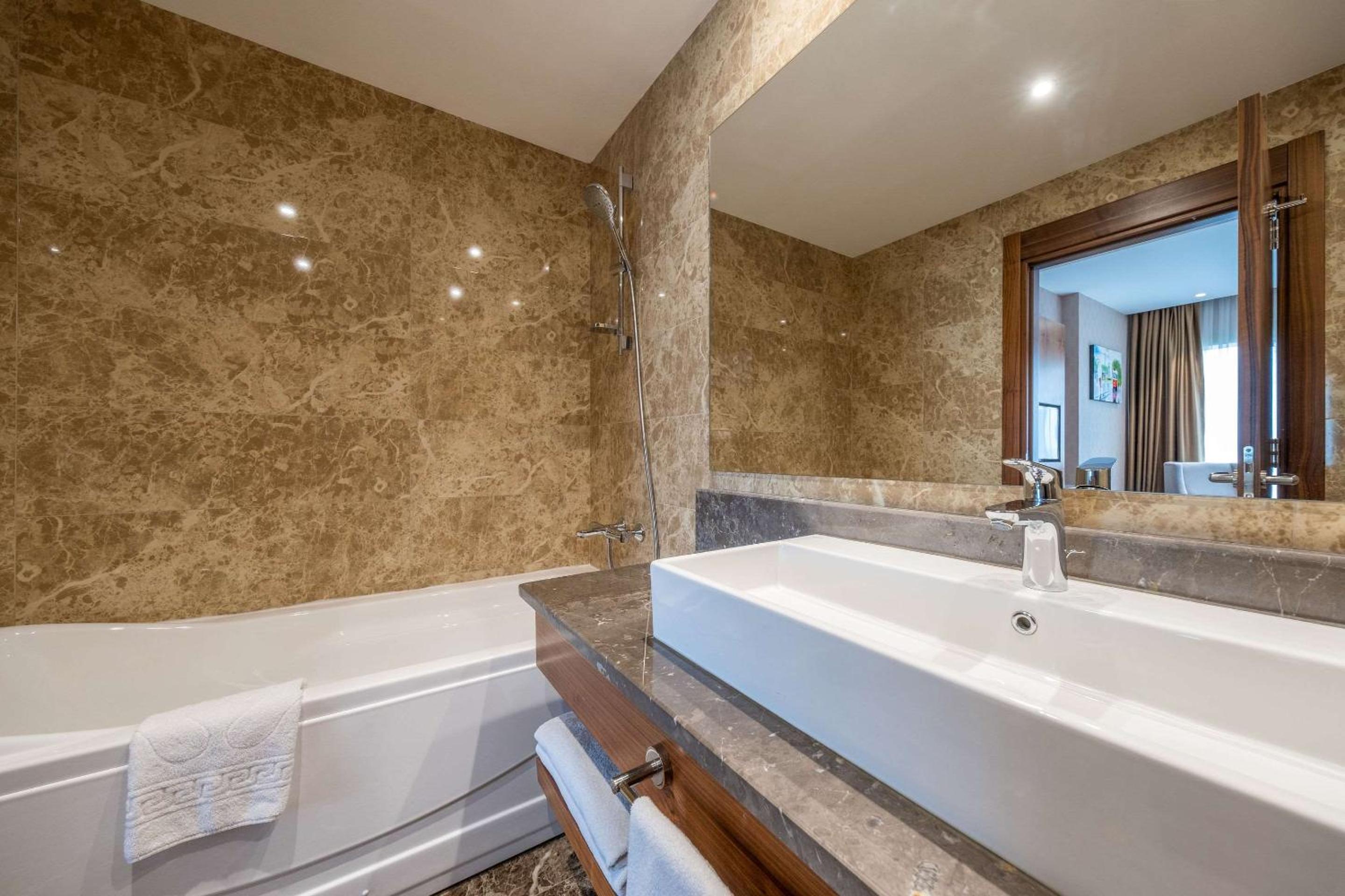 Clarion Otel İstanbul Mahmutbey - Image 126