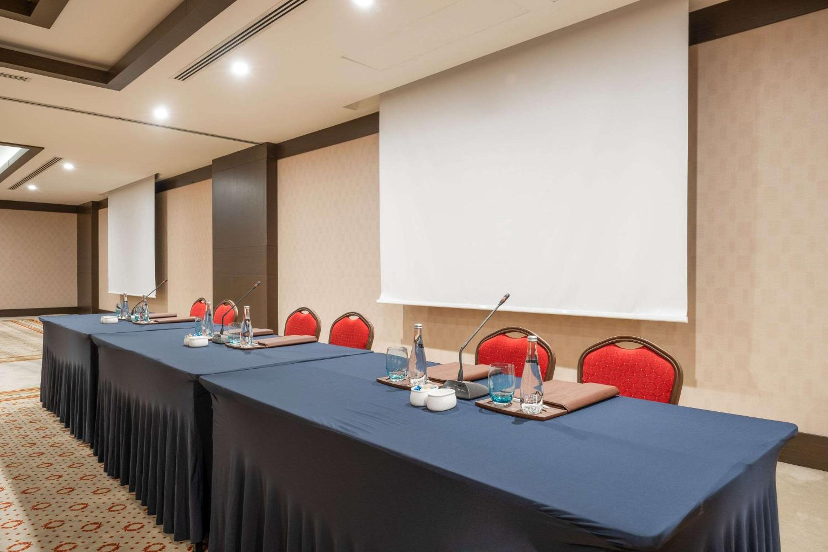 Clarion Otel İstanbul Mahmutbey - Image 35