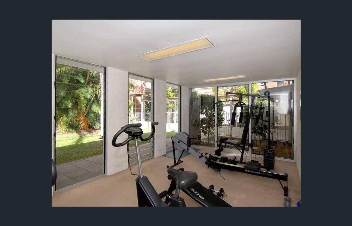 Luxury 3 brm 2 bath Woolstore apt with Courtyard view 3