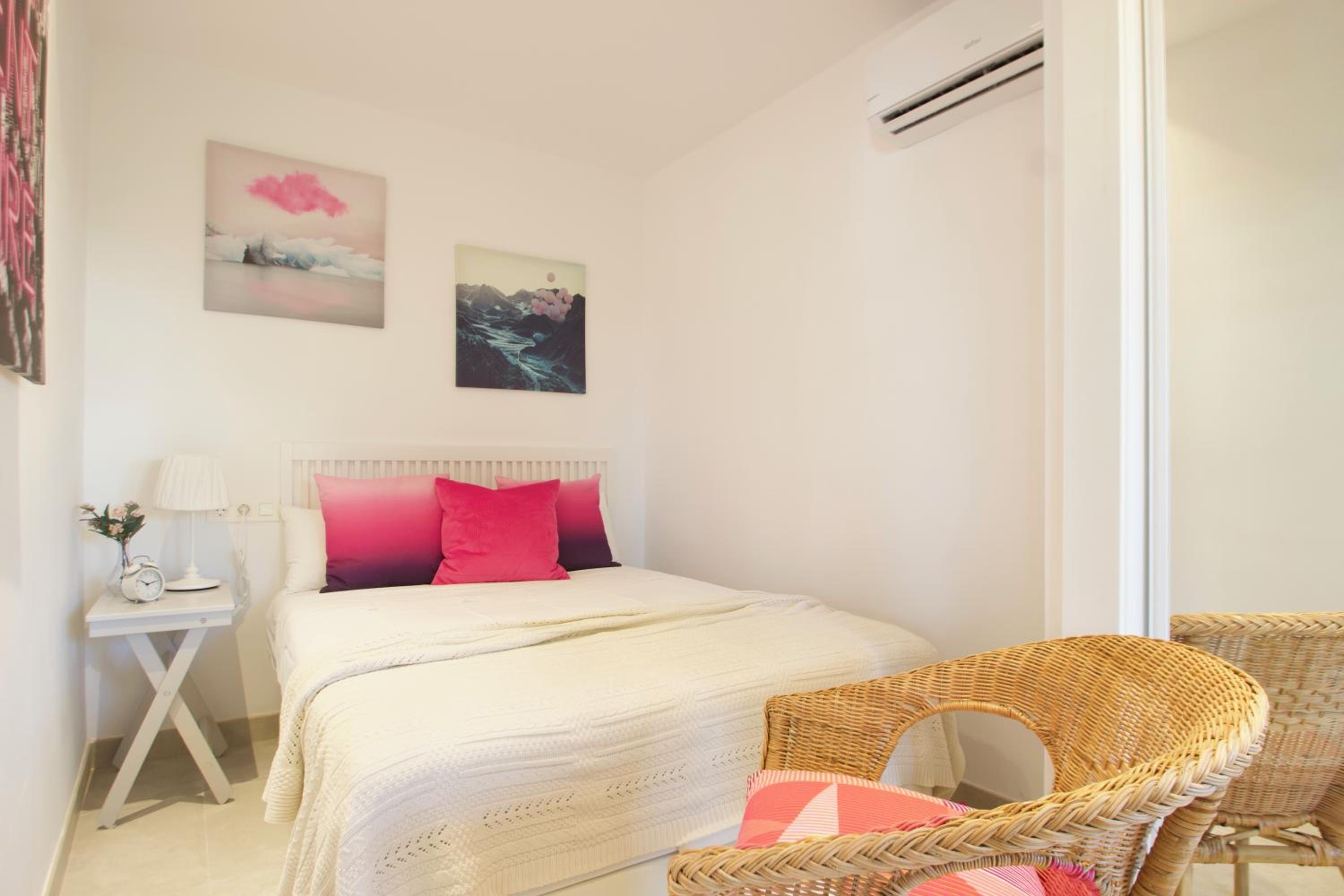Sunny bungalow with sea view nearby Carihuela Beach photo 4