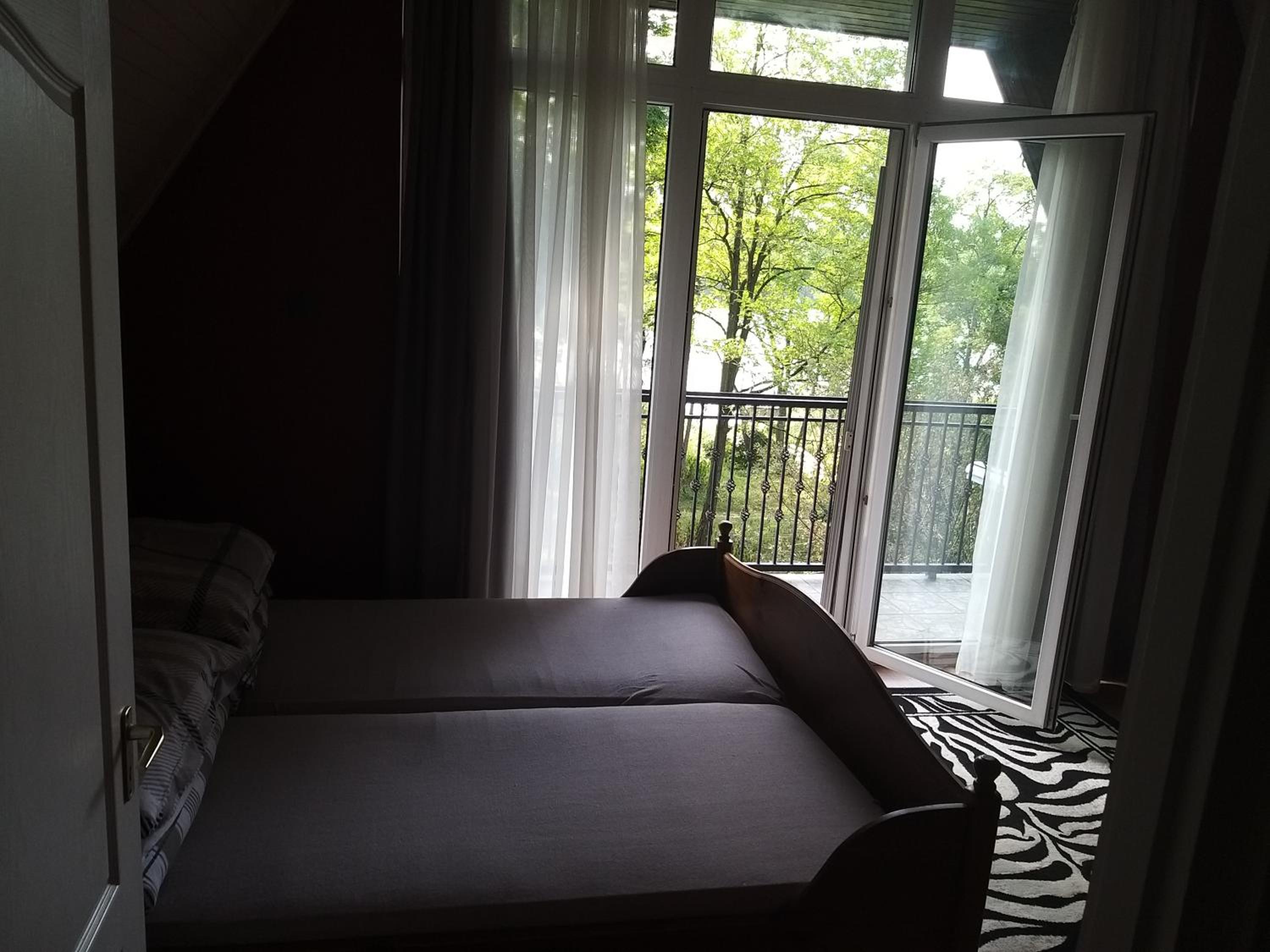 Photo 33