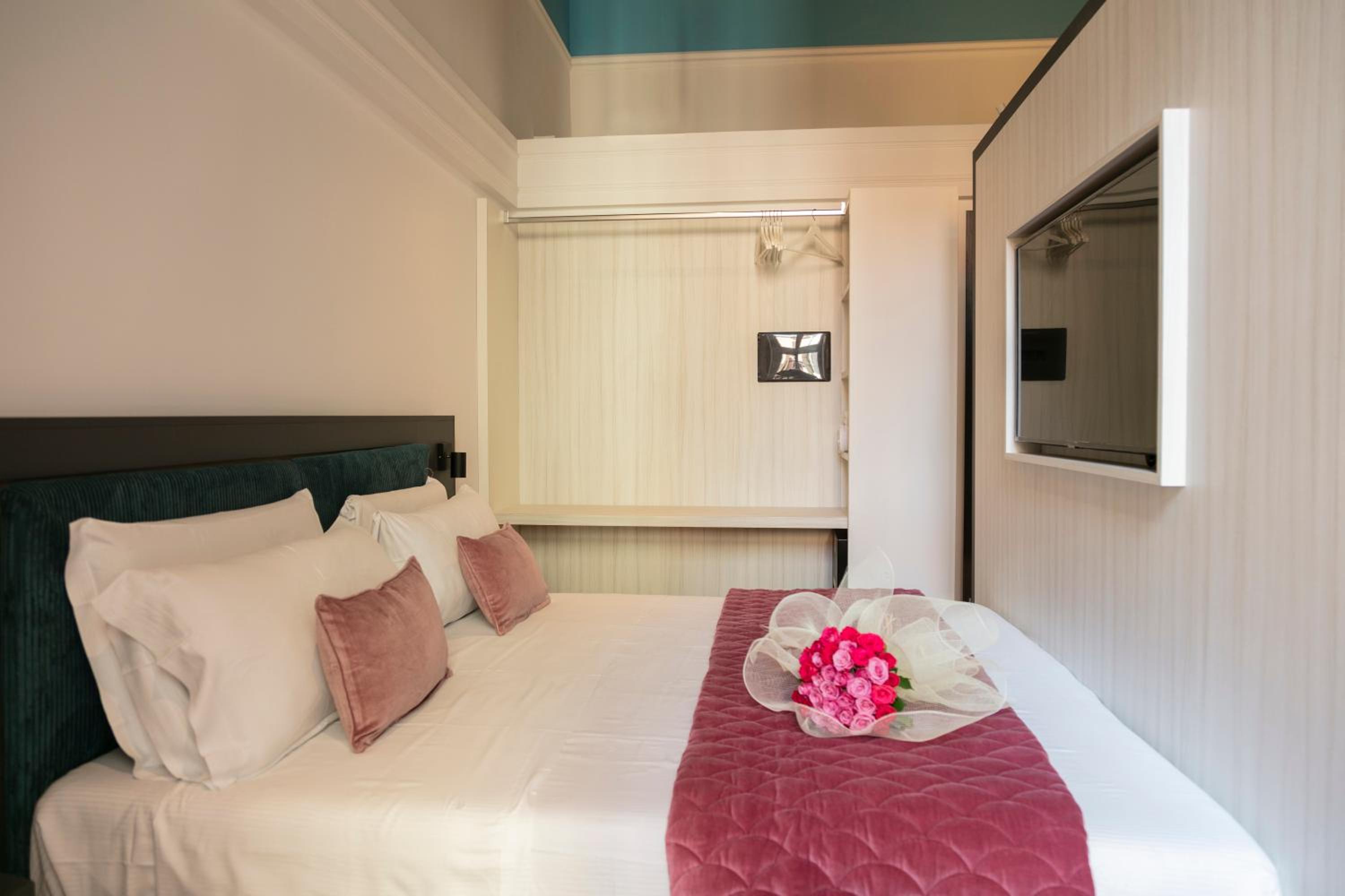 Hadrianus Temple Suites - The Venue Collection