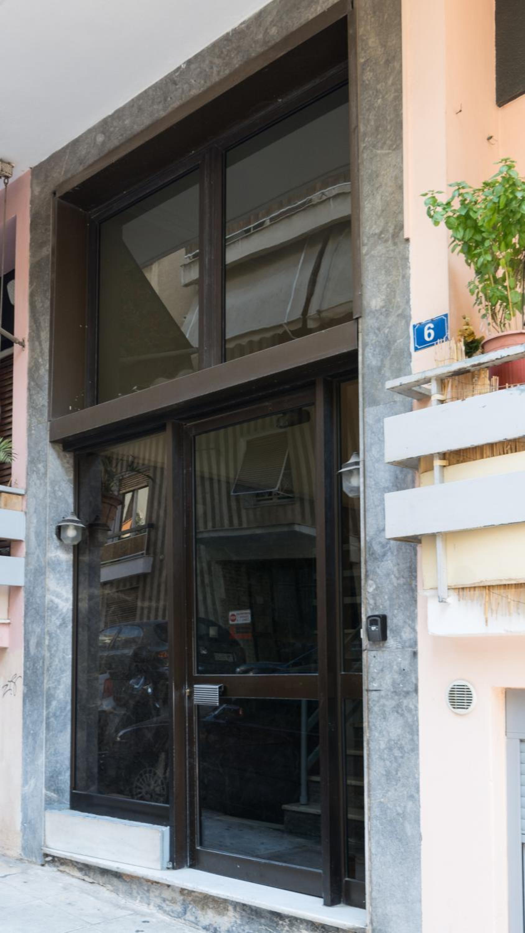 1 KM from The Acropolis 1 Bedroom Apt