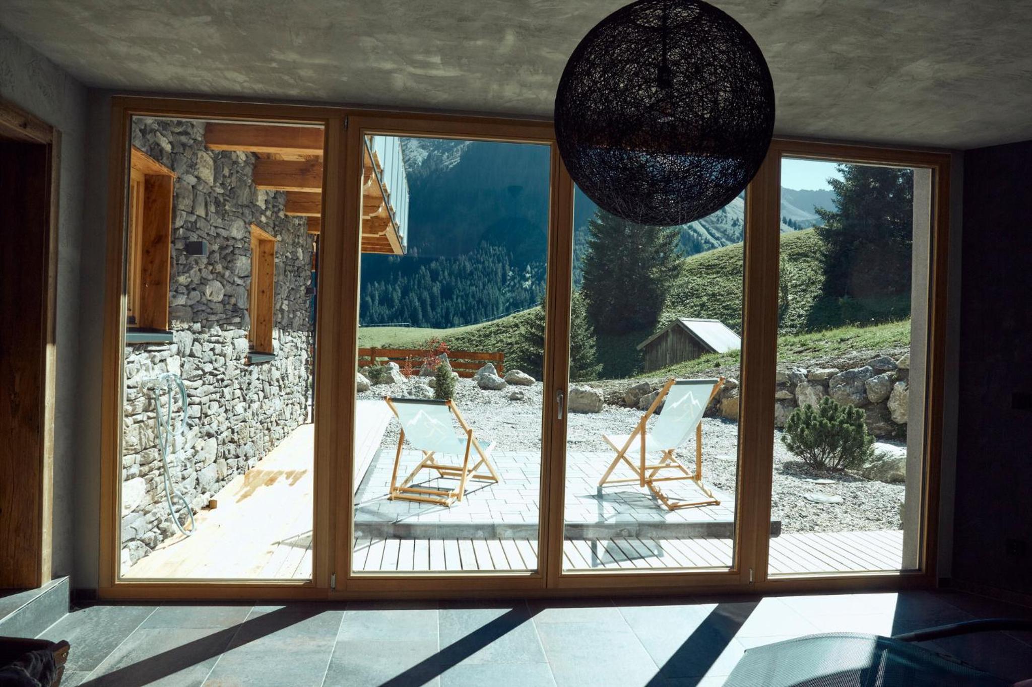 Mountain Chalet R