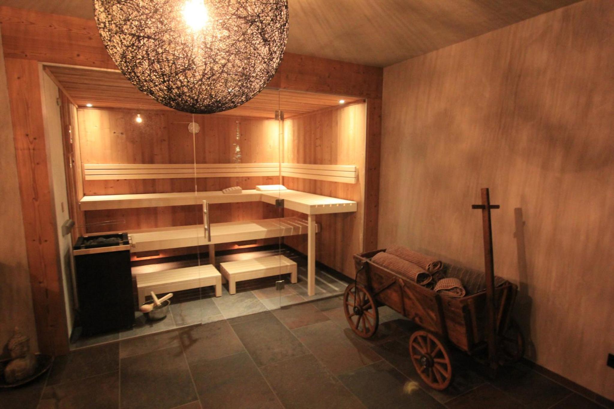Mountain Chalet R