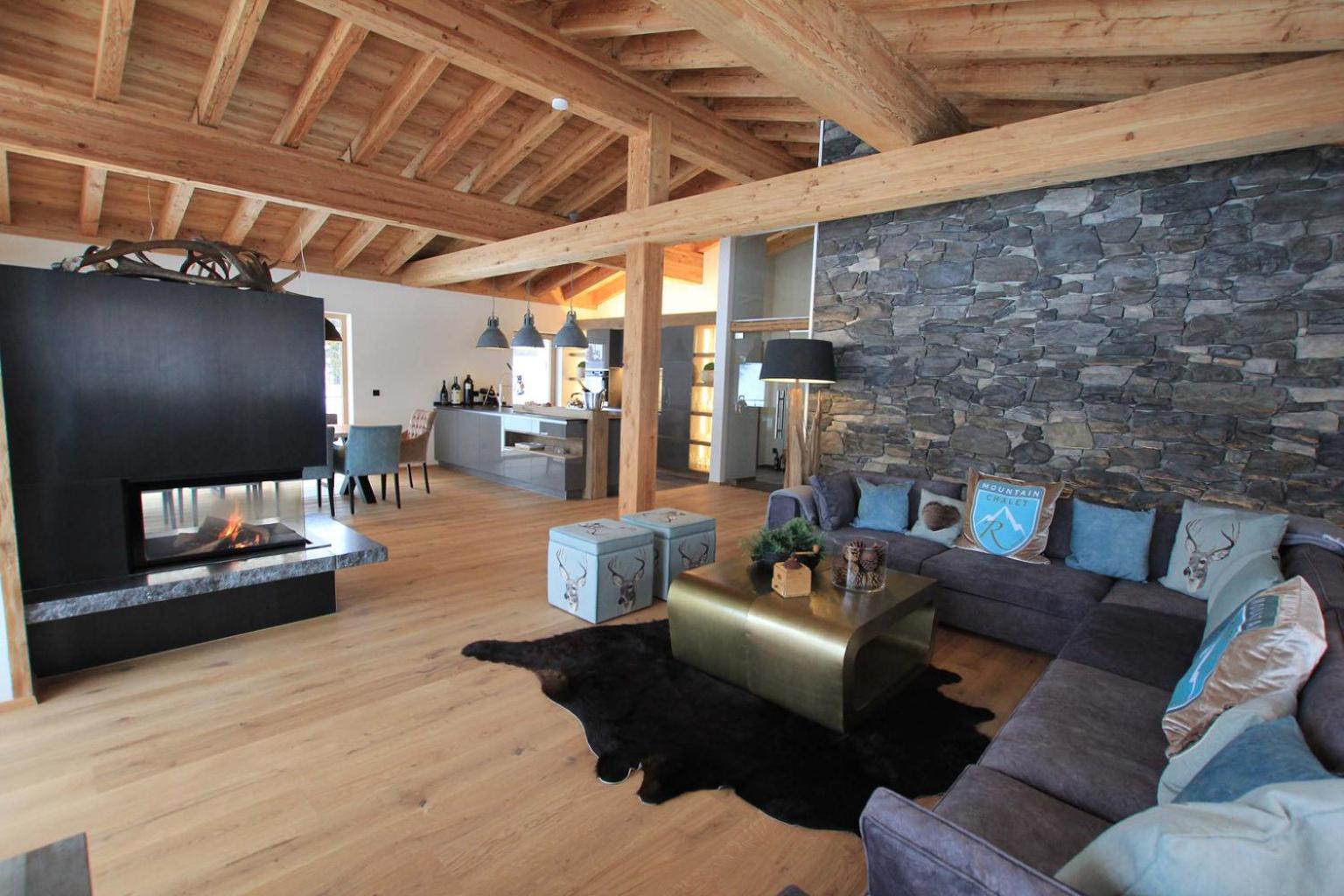 Mountain Chalet R