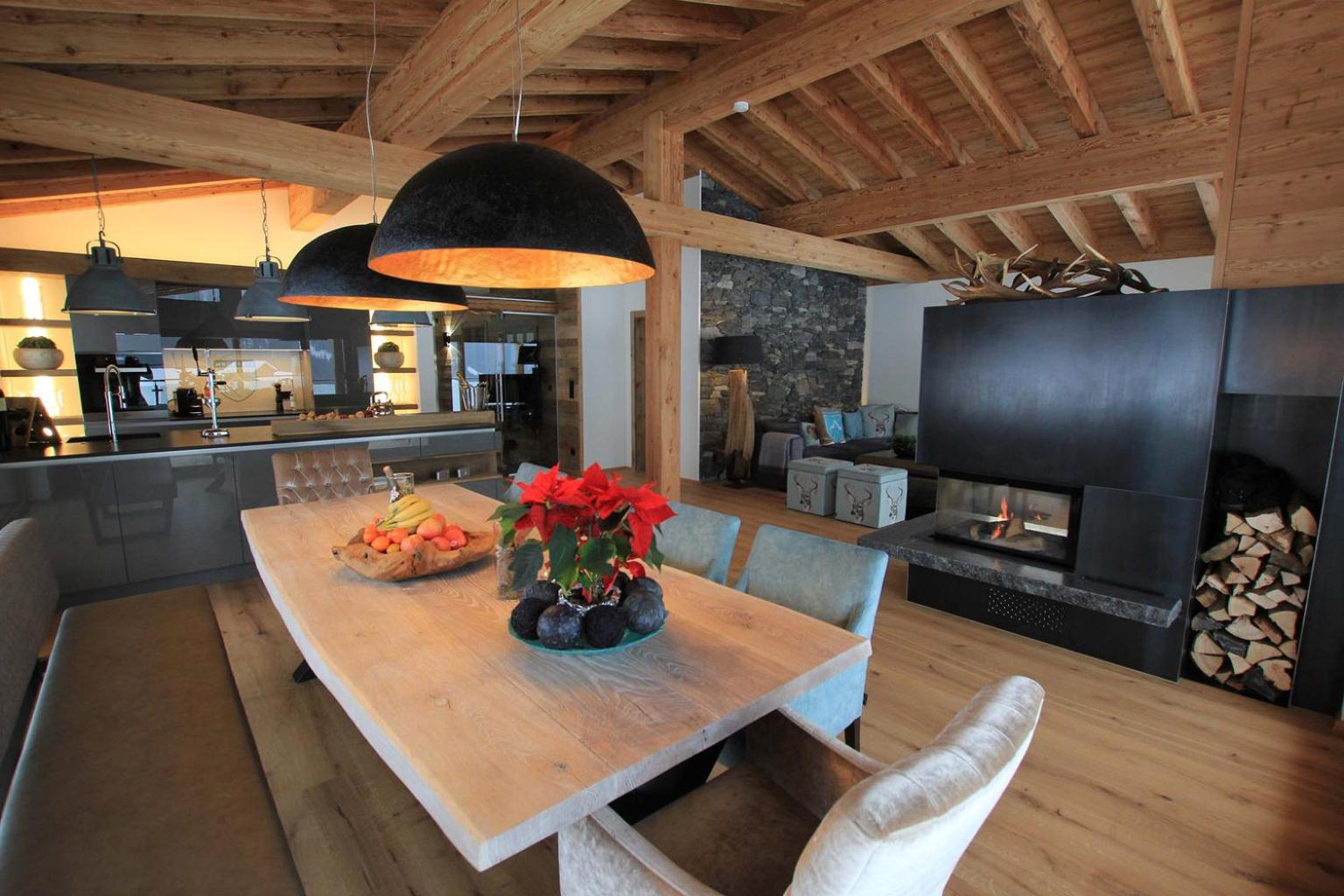 Mountain Chalet R