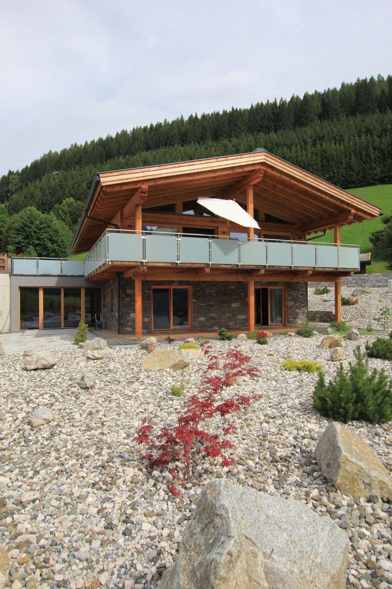 Mountain Chalet R