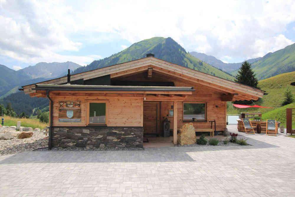Mountain Chalet R