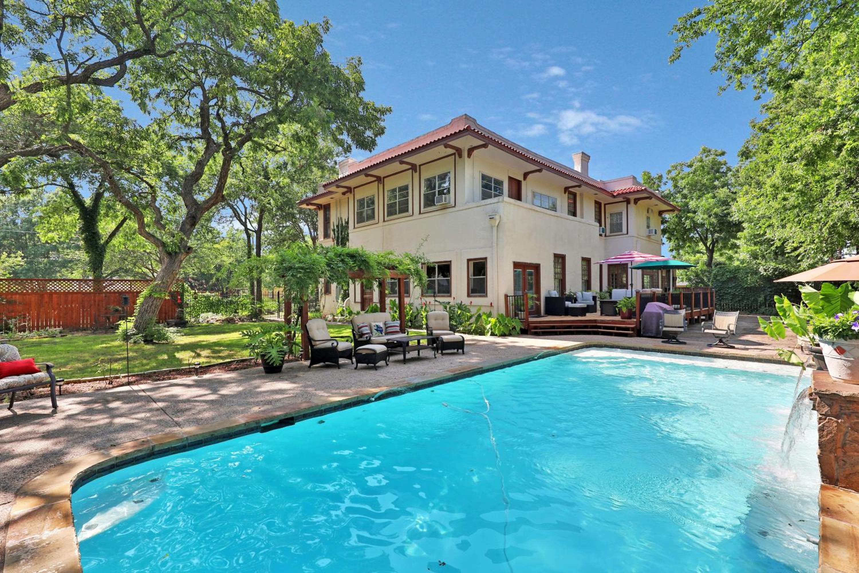 Gainesville Vacations - The Lancaster Manor Bed and Breakfast - Property Image 4