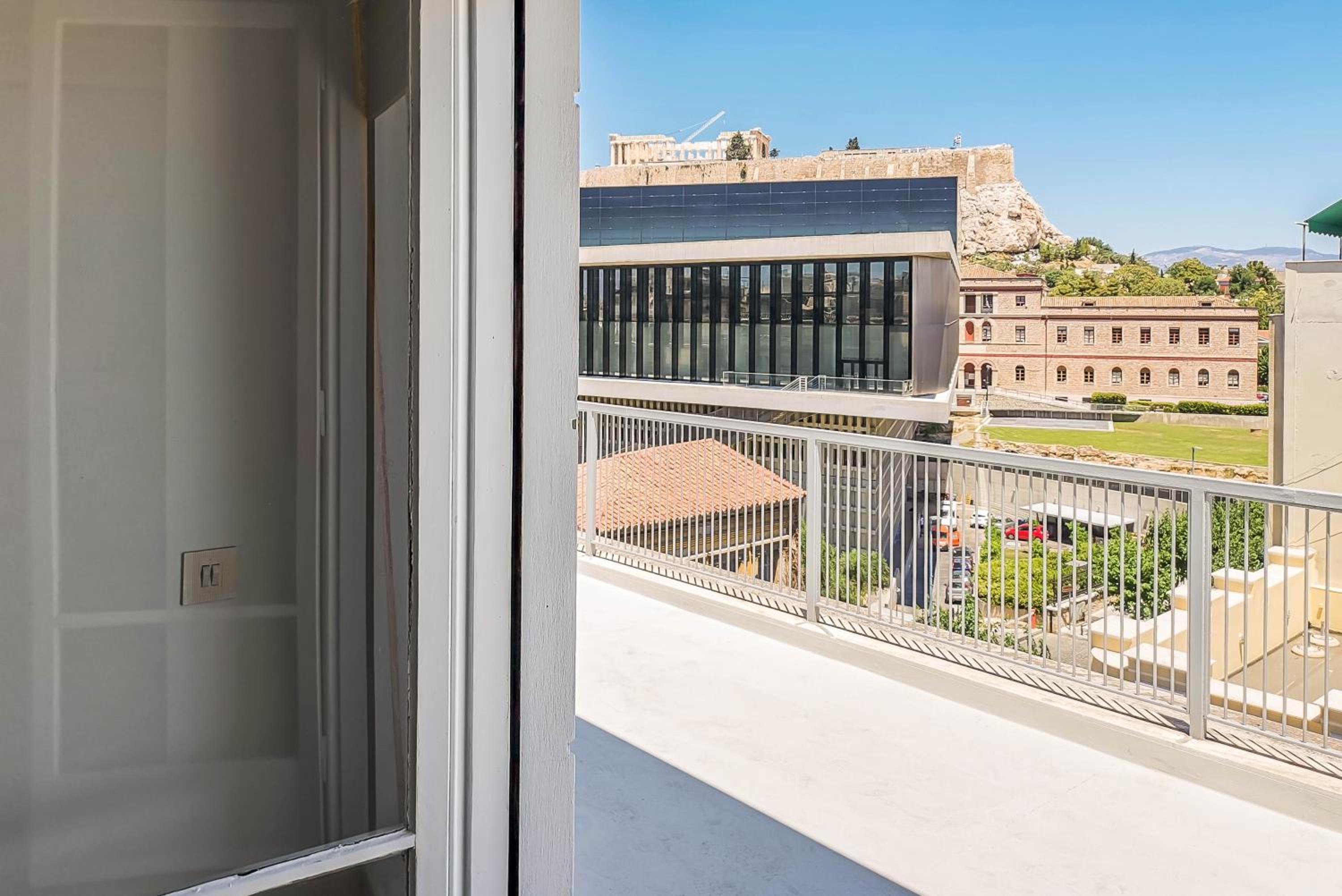 Acropolitana Grand view veranda