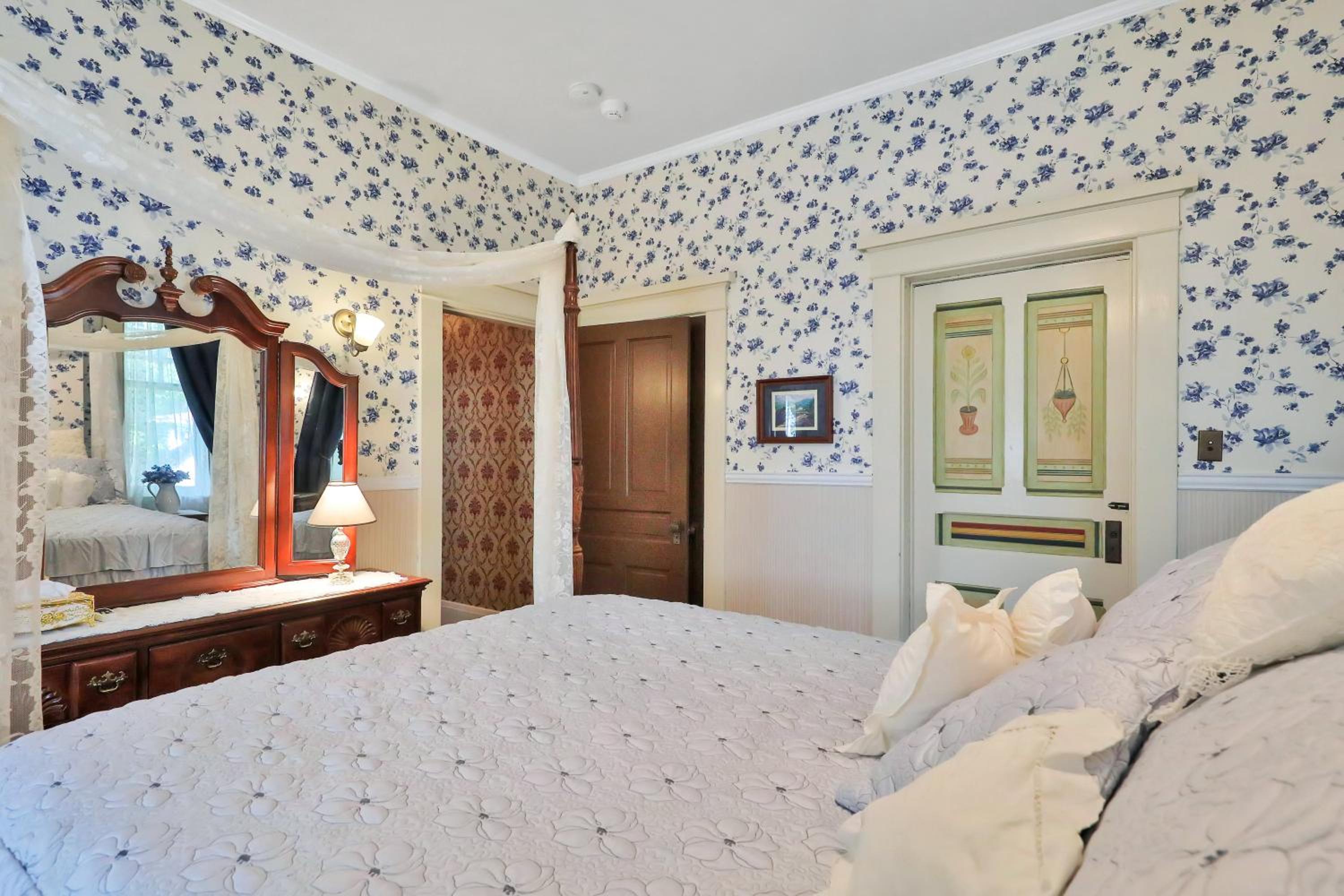 Gainesville Vacations - The Lancaster Manor Bed and Breakfast - Property Image 64