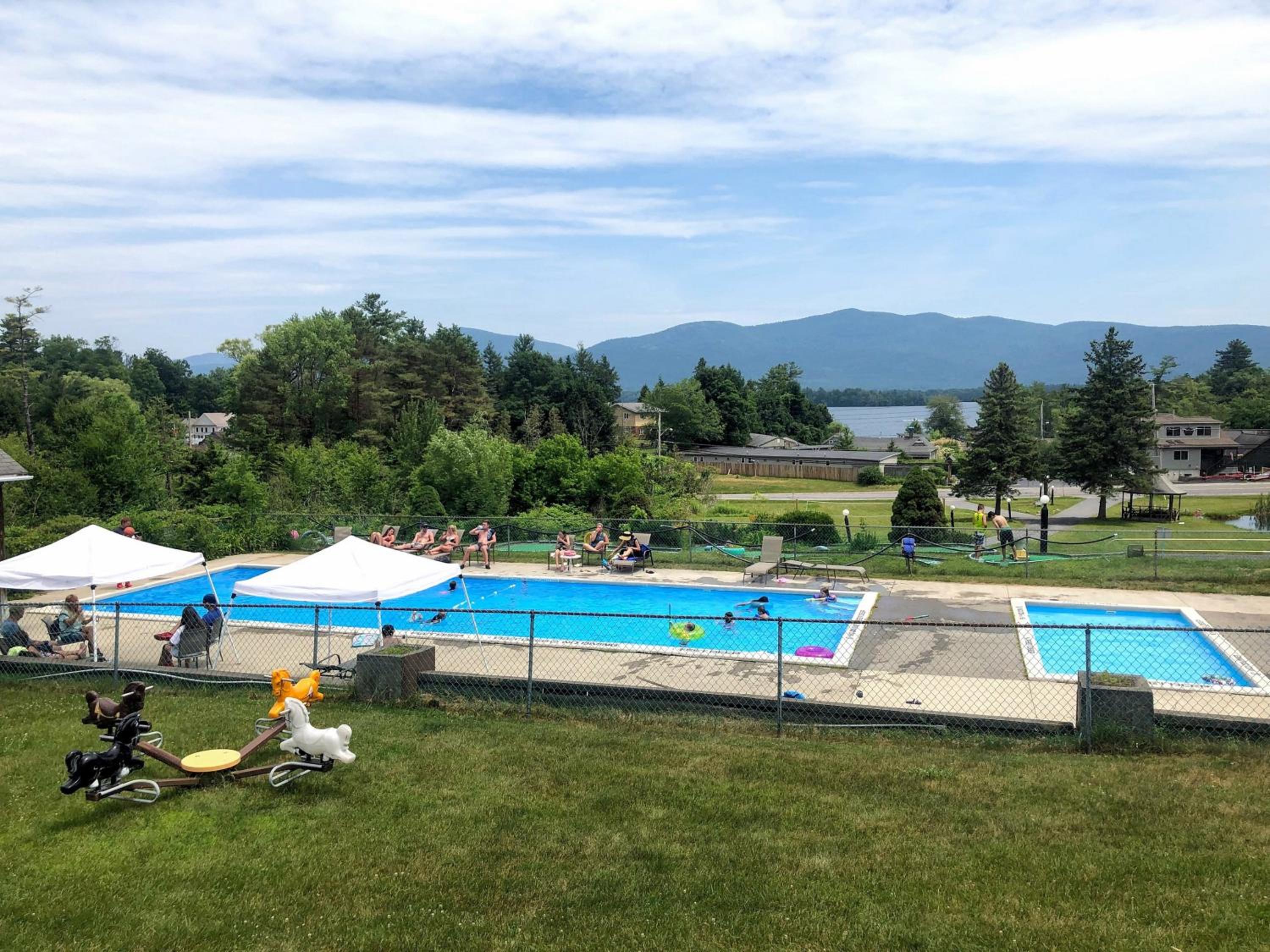 Hill View Motel and Cottages