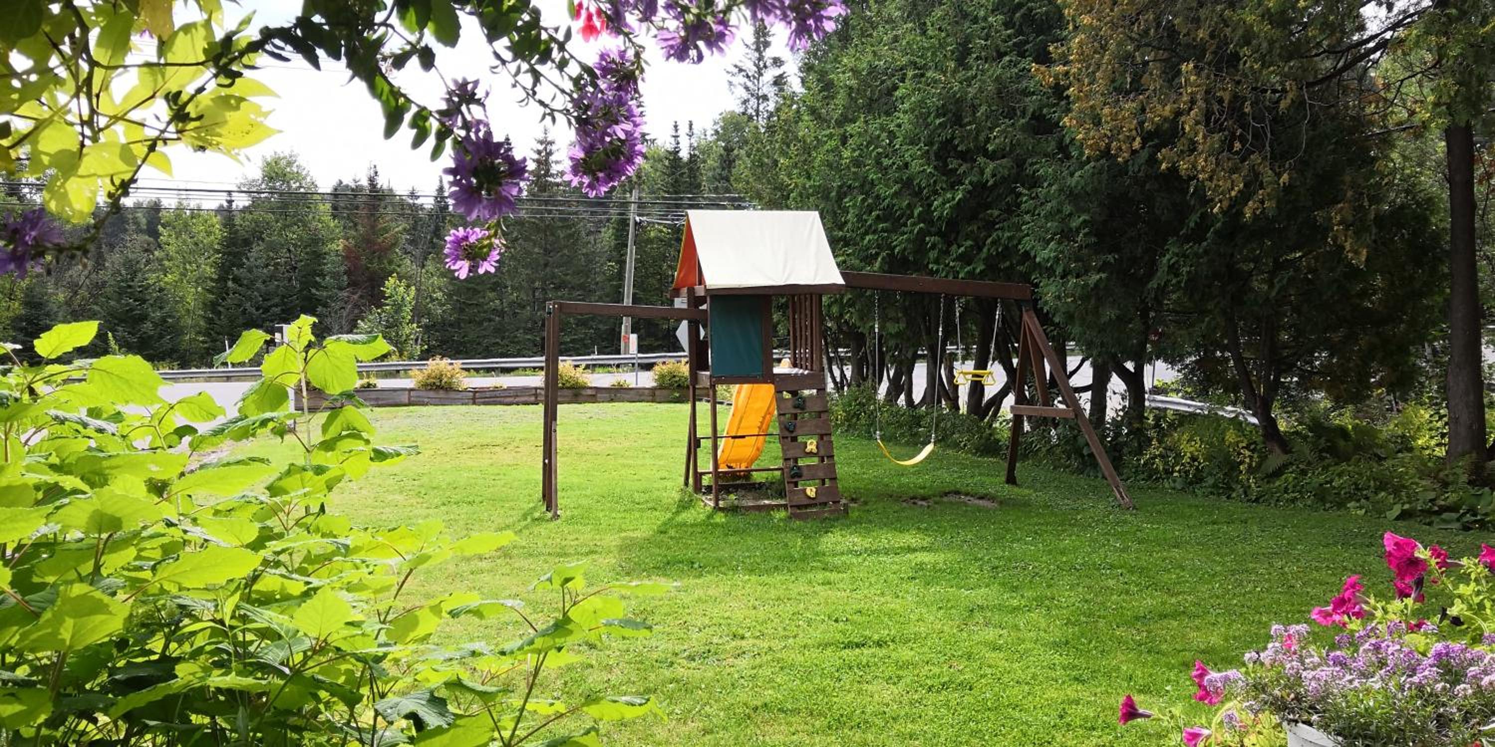 Motel Des Pays D'En Haut view 3