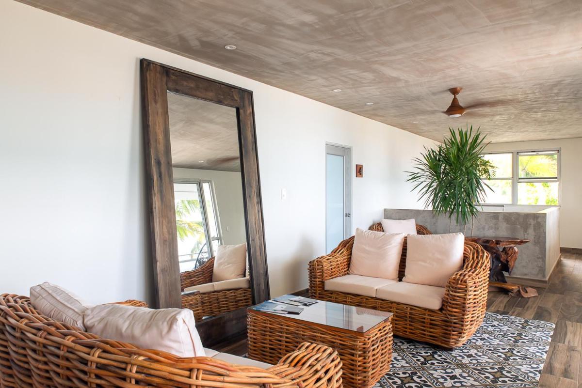 Numero Uno Beach House - Property Image 31