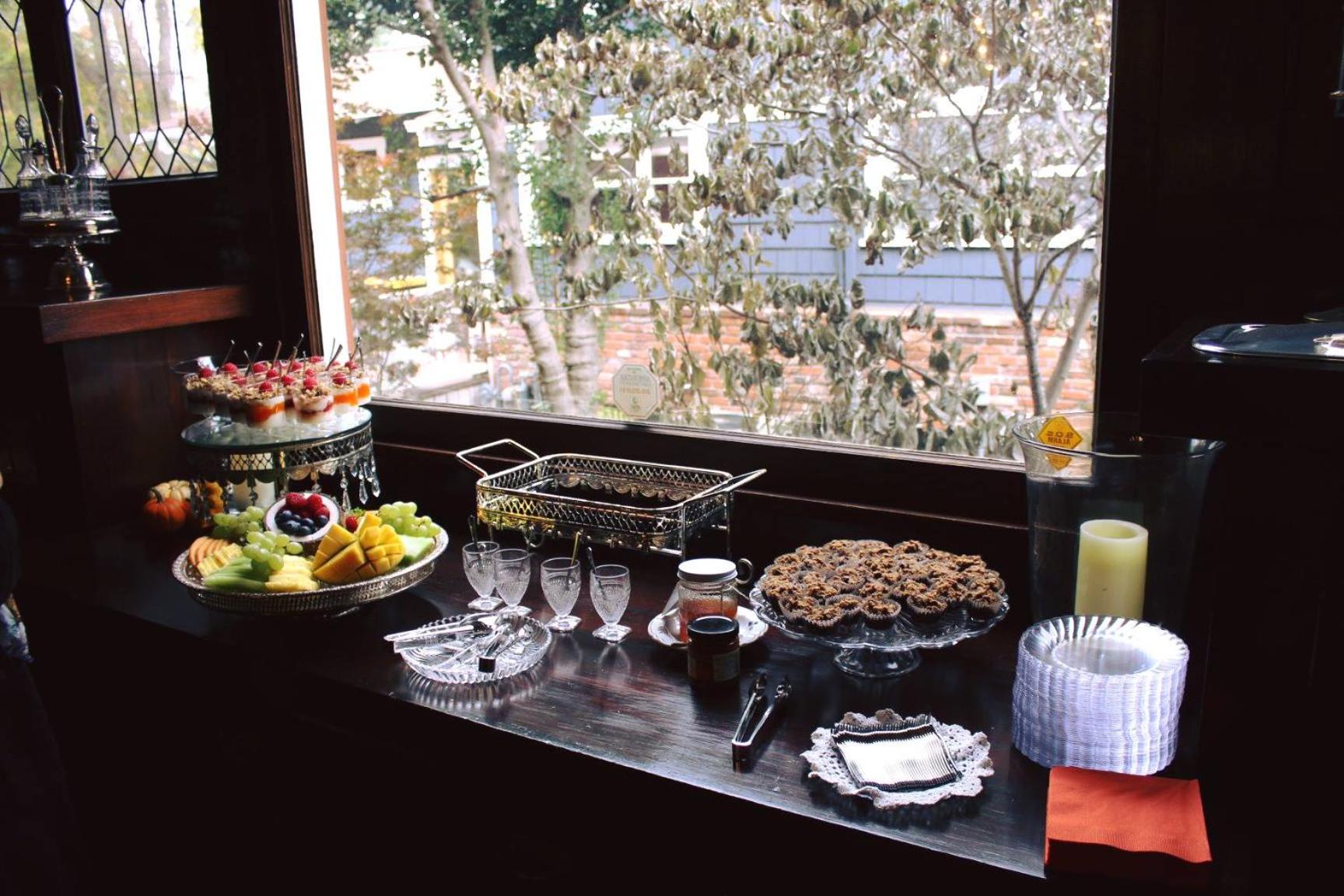 Medford Vacations - Lady Geneva Bed Breakfast - Property Image 8