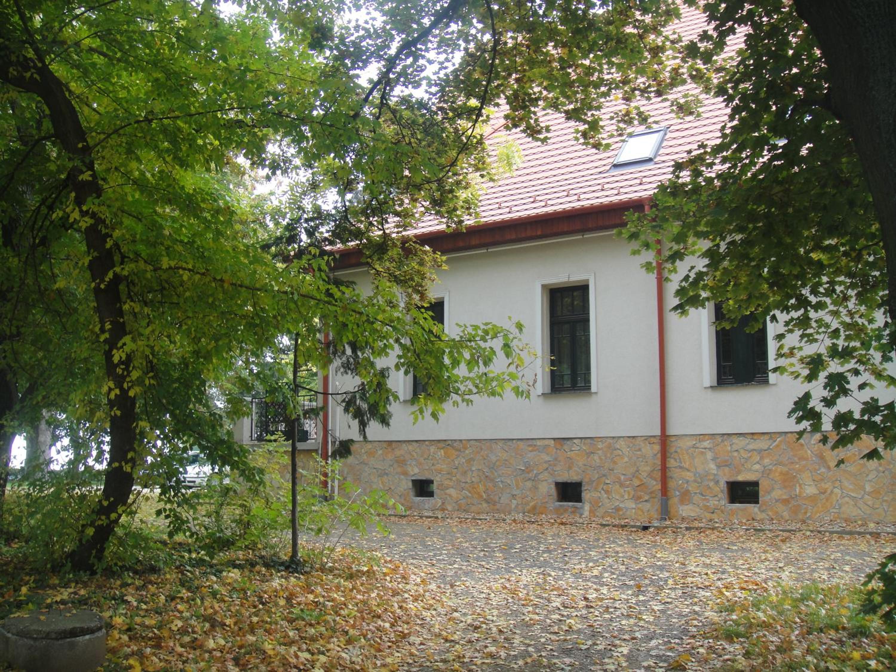 Photo 8