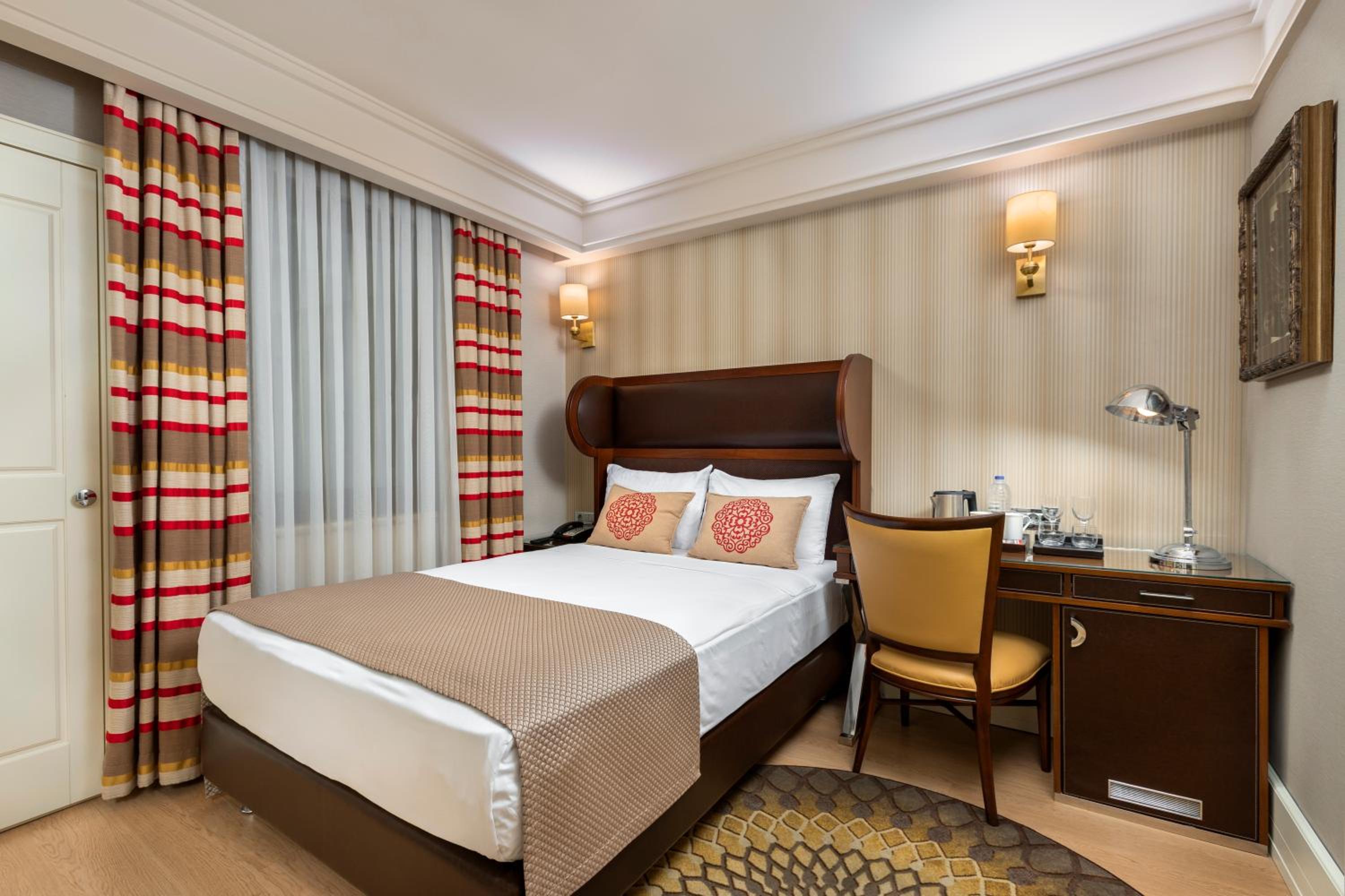 Titanic Comfort Sisli - Image 40