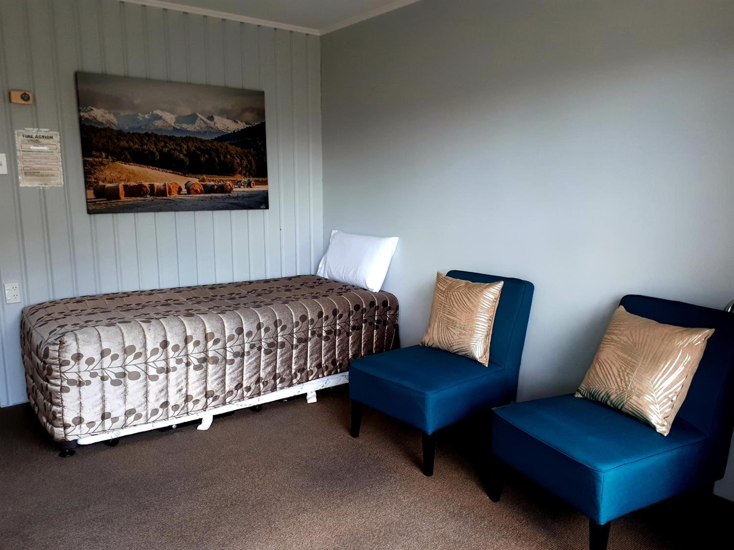 Edgewater Motel