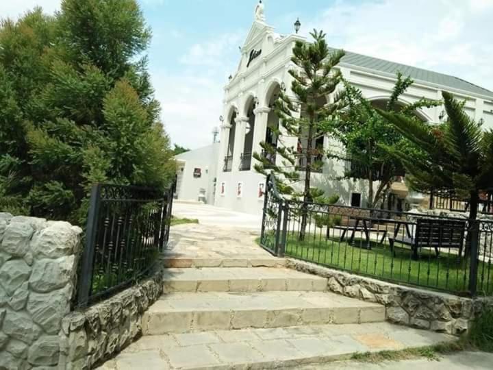 Photo 43