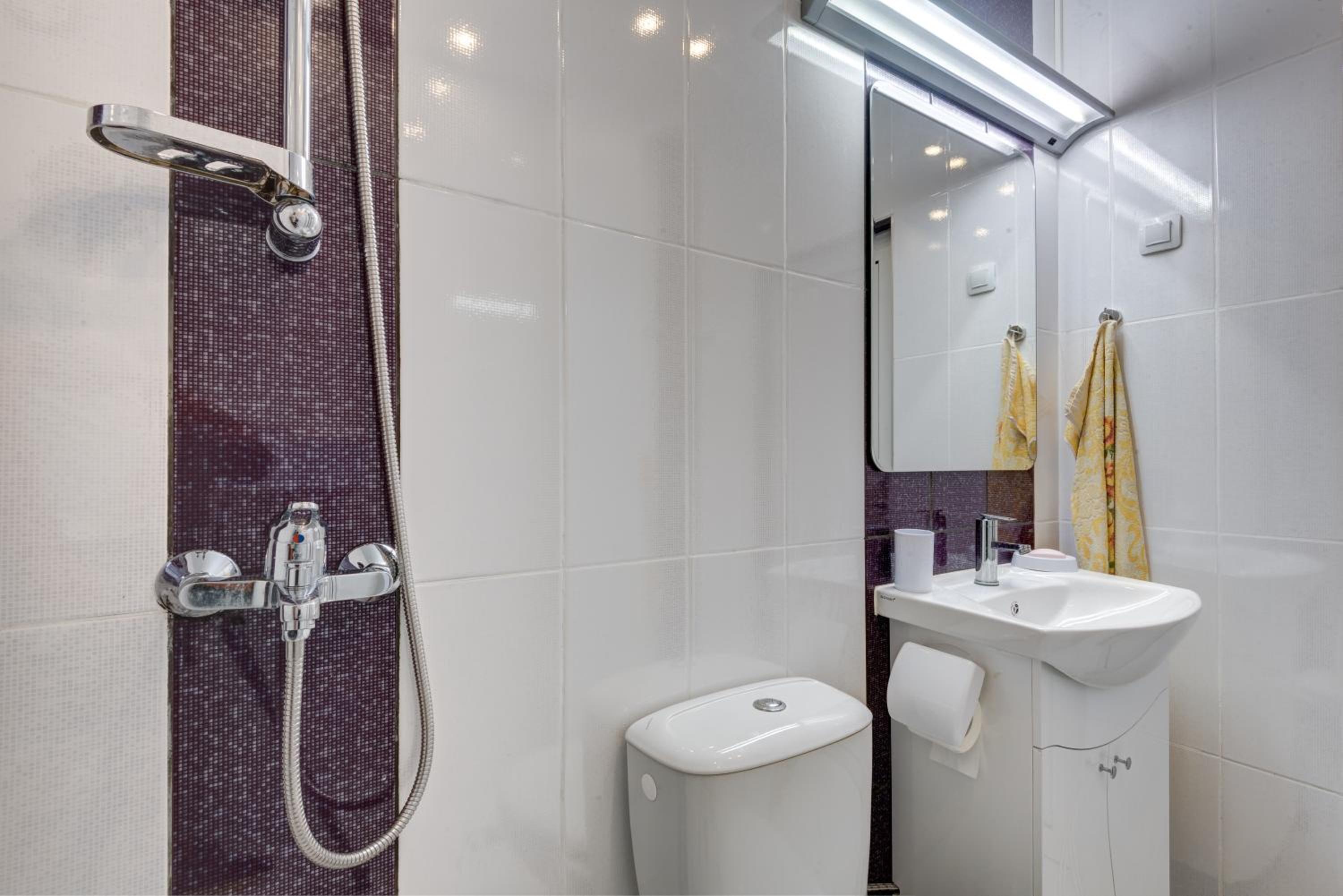 Super Center-Huge 2 bedrooms Apartment