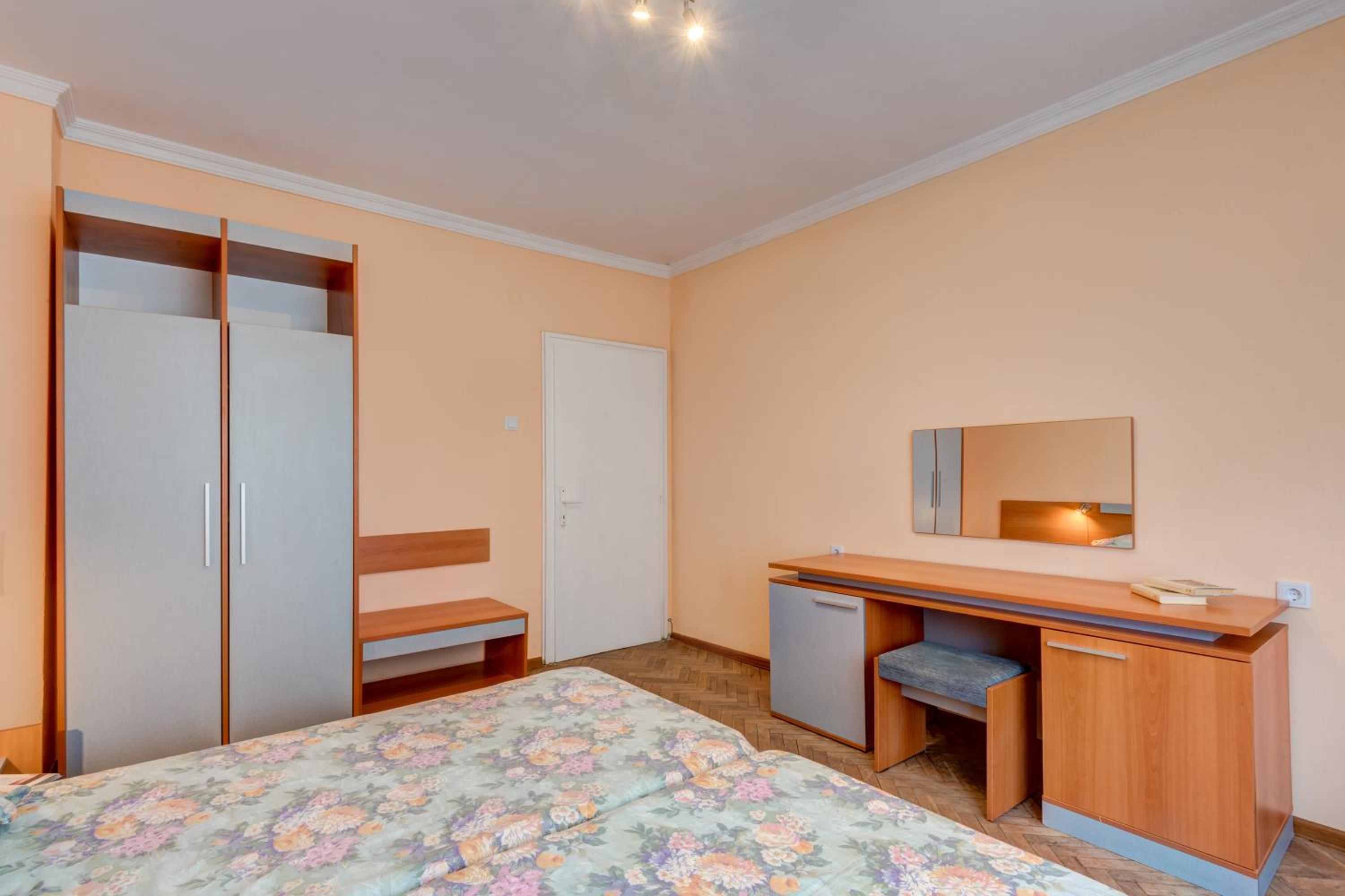 Super Center-Huge 2 bedrooms Apartment