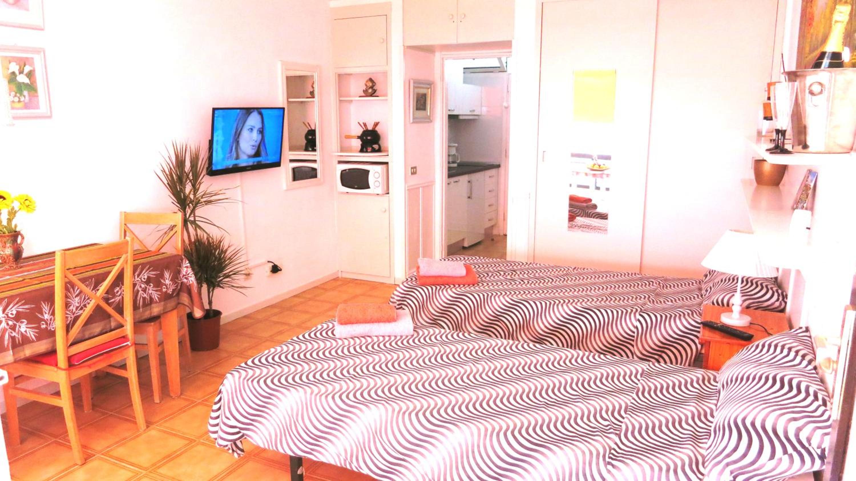 Studio in perfect location view 3