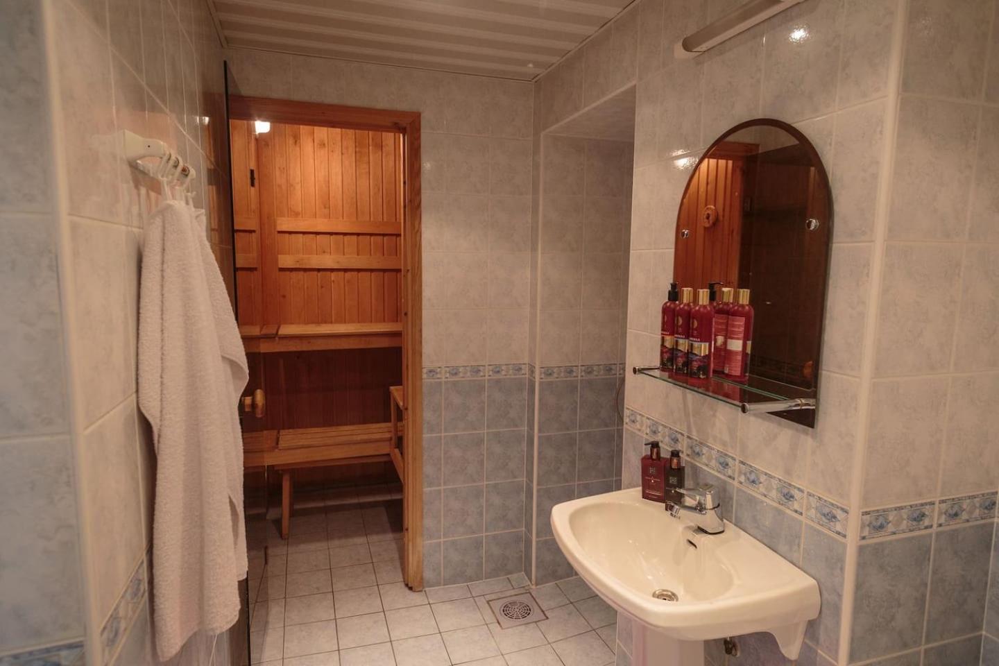 3 bedroom unique apartment in Old Town view 5