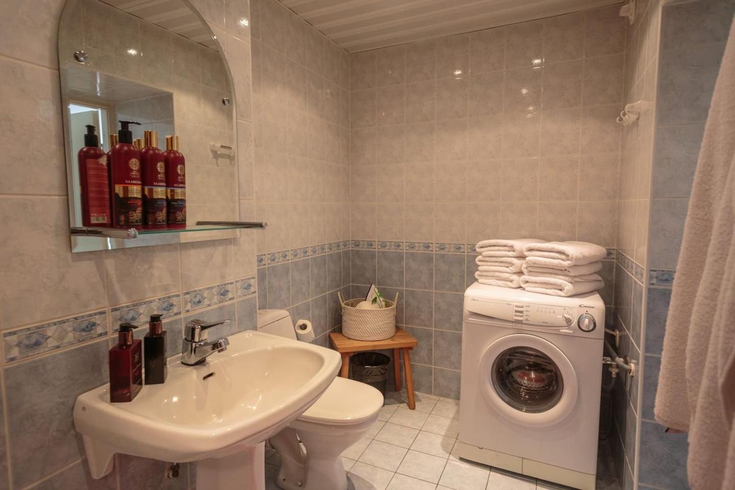 3 bedroom unique apartment in Old Town view 4