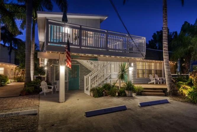 Fiddle Fig Cottage view 4