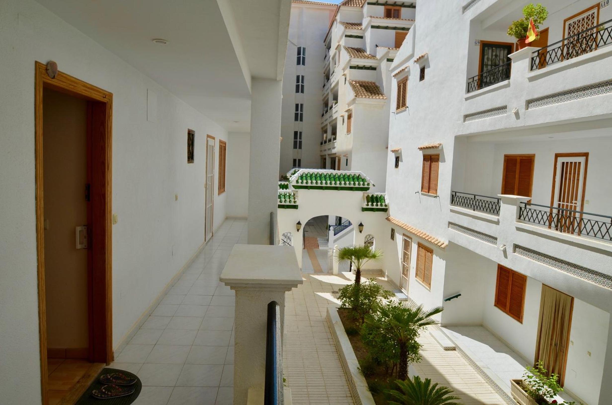 Hotel 52 Luxury Pool - AC/WIFI - Image 1