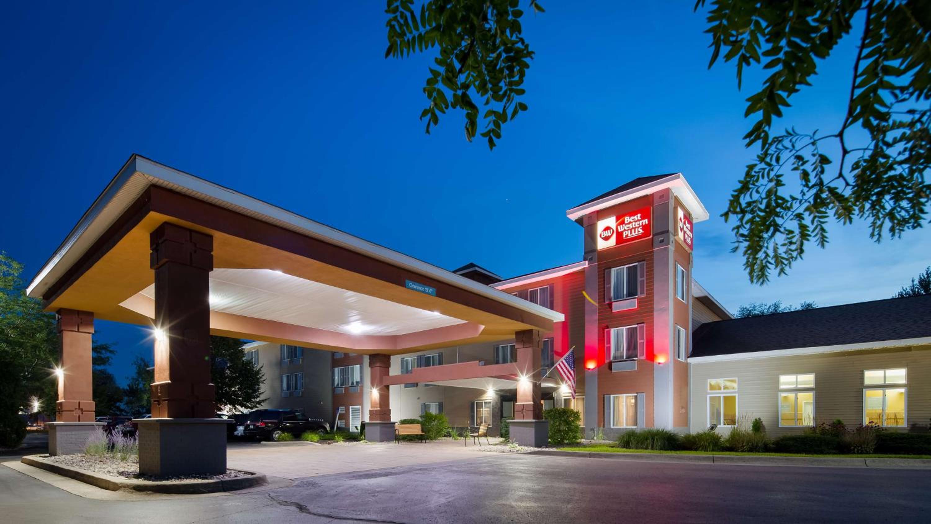 Coldwater Vacations - Best Western Plus Coldwater Hotel - Property Image 9