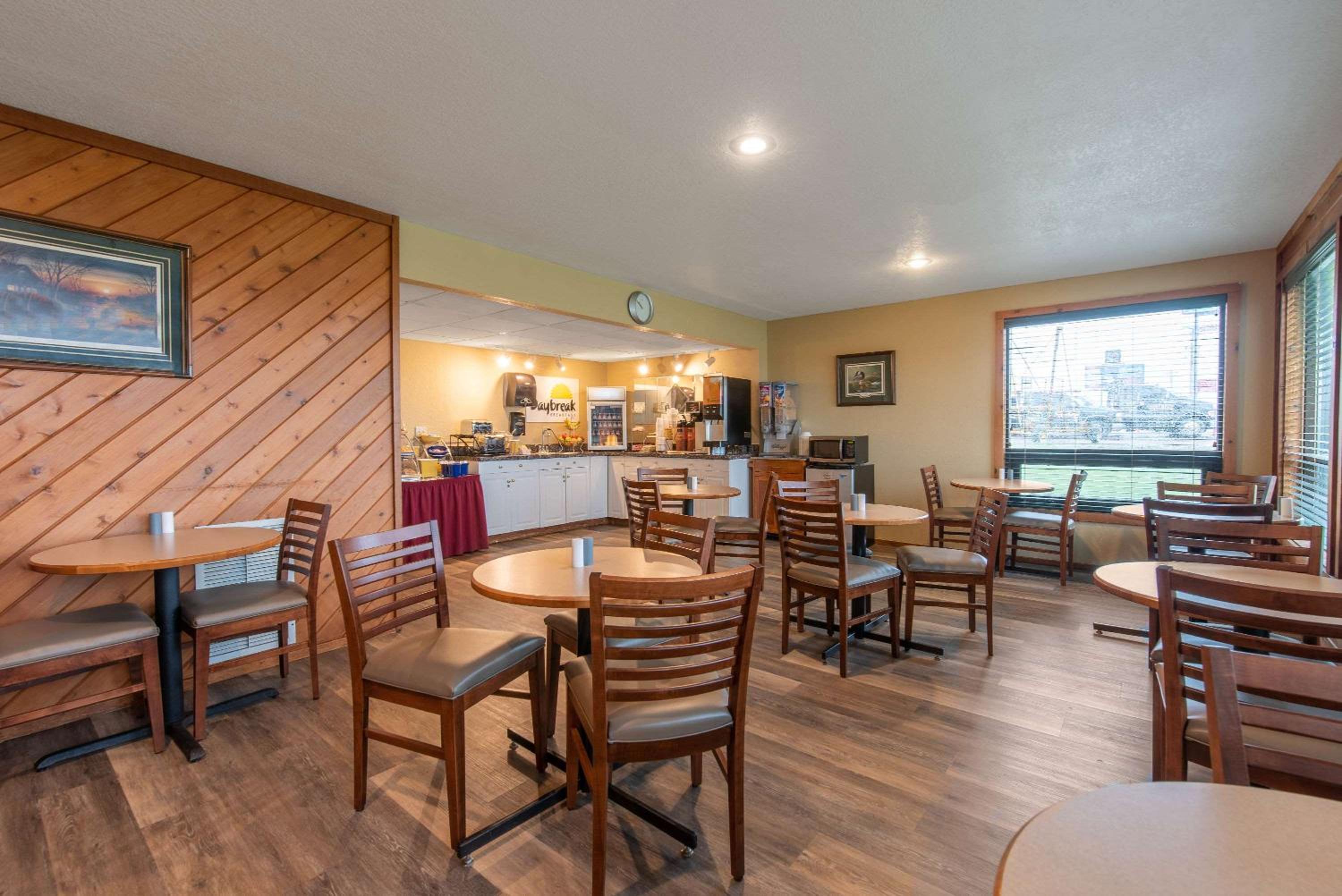 Mitchell Vacations - Days Inn by Wyndham Mitchell SD - Property Image 21