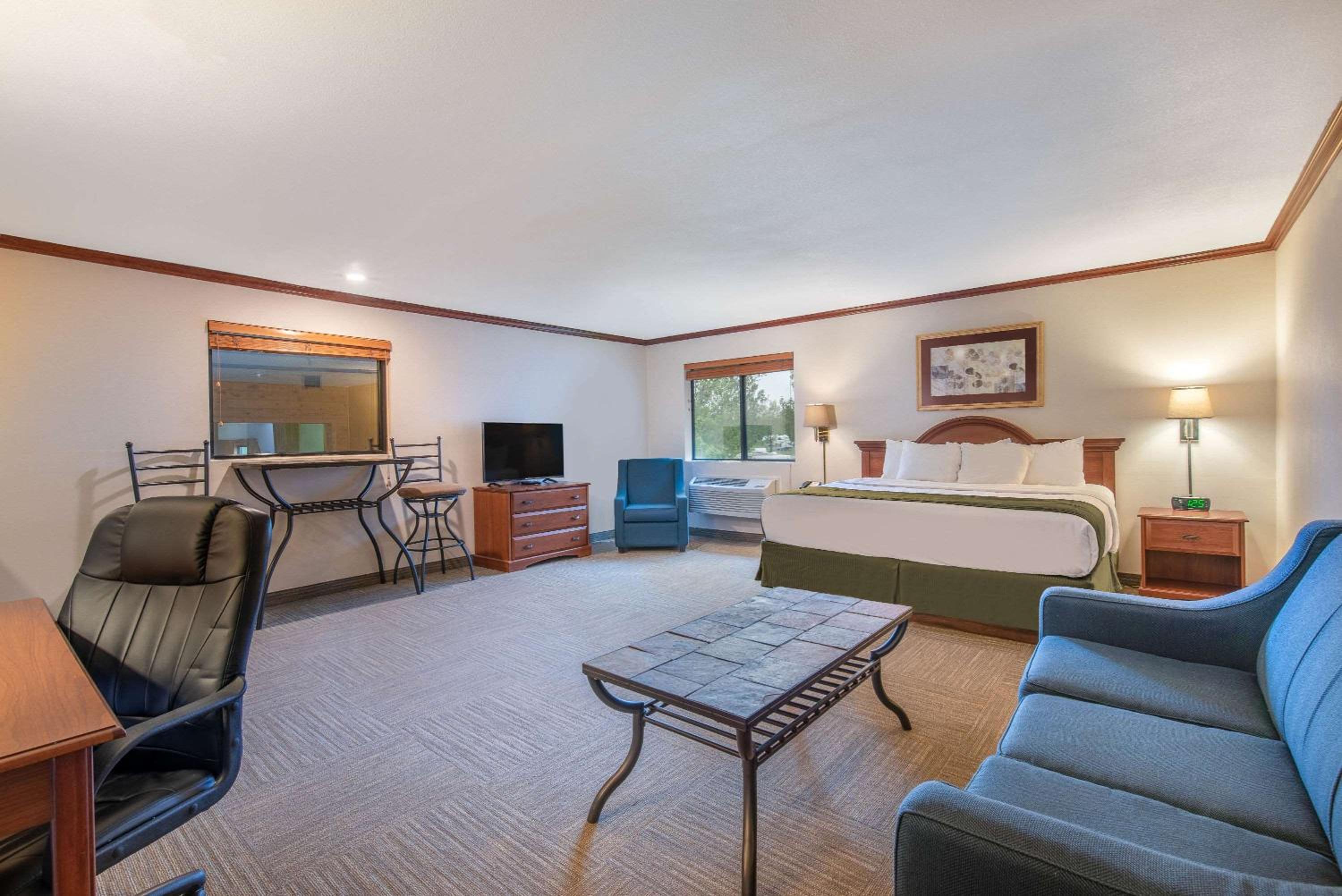 Mitchell Vacations - Days Inn by Wyndham Mitchell SD - Property Image 24