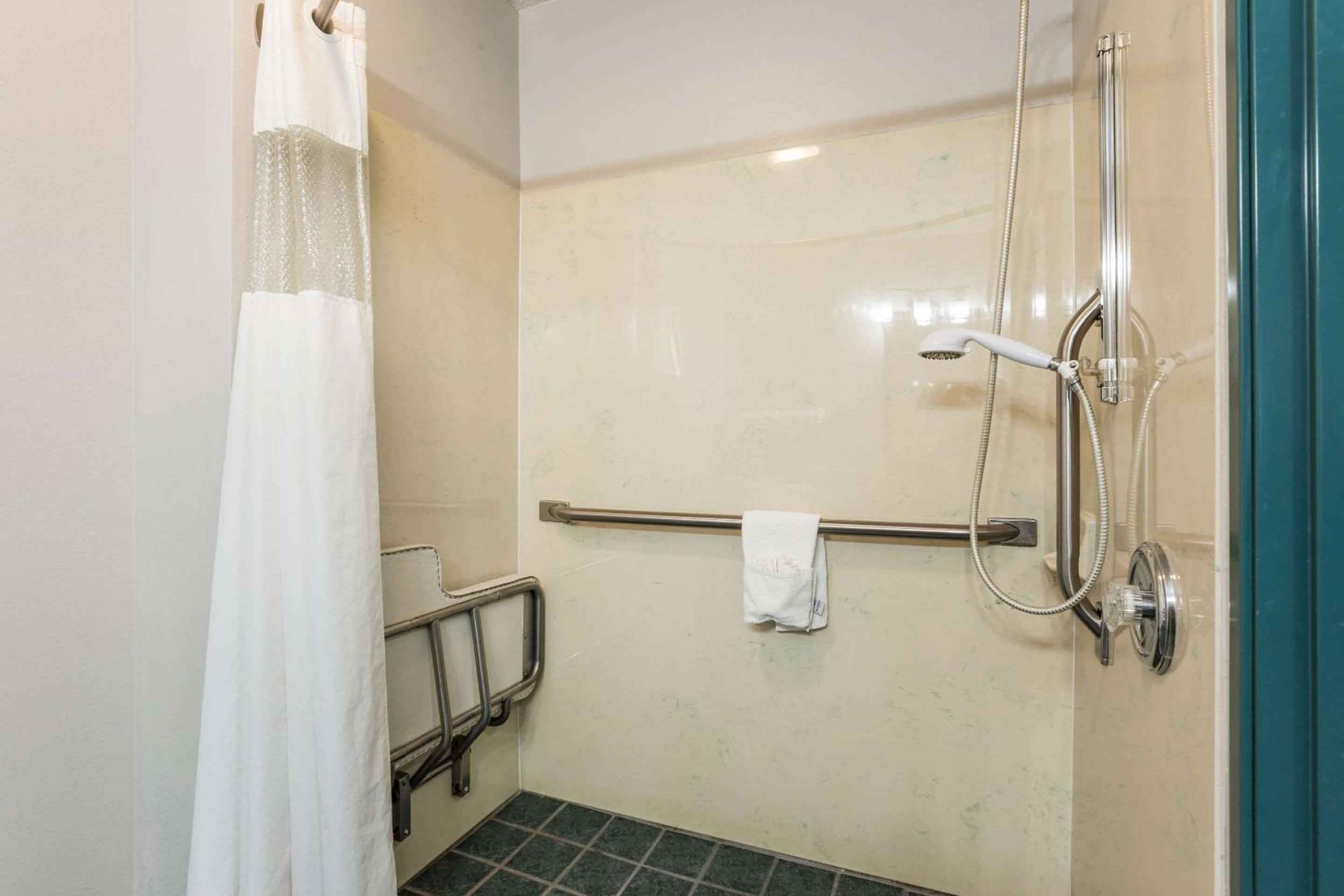 Quality Inn - Property Image 7