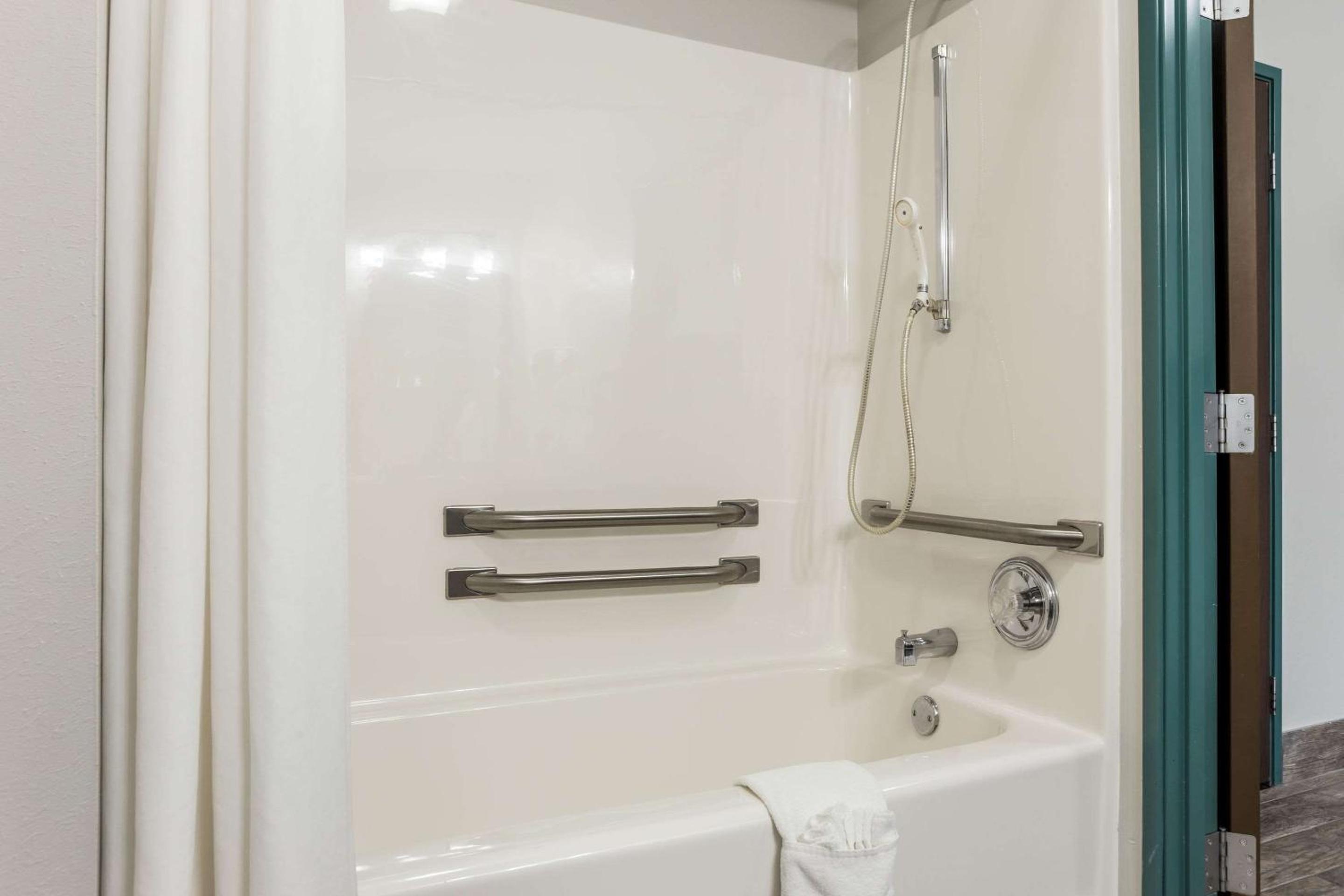 Quality Inn - Property Image 5