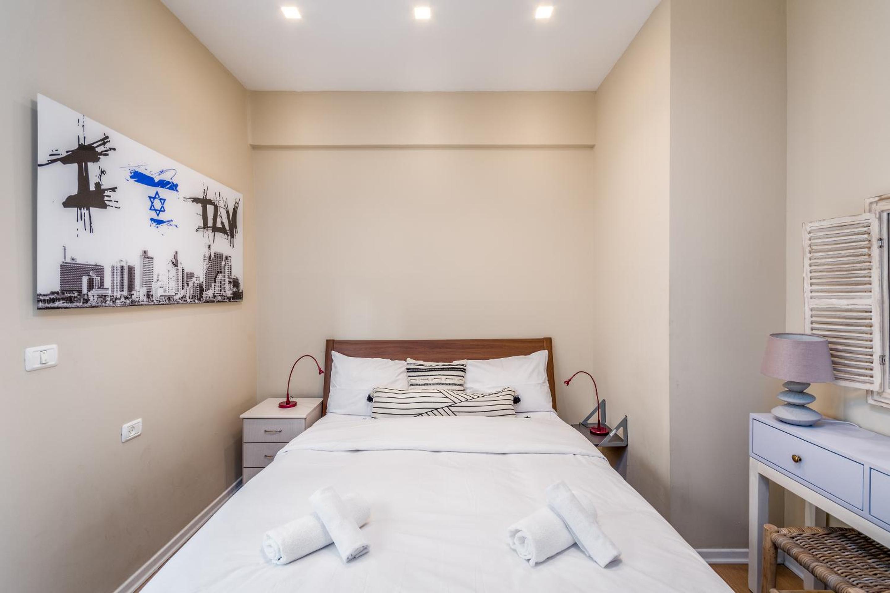 Ben-Gurion BLVD 2BDR close to the beach view 2