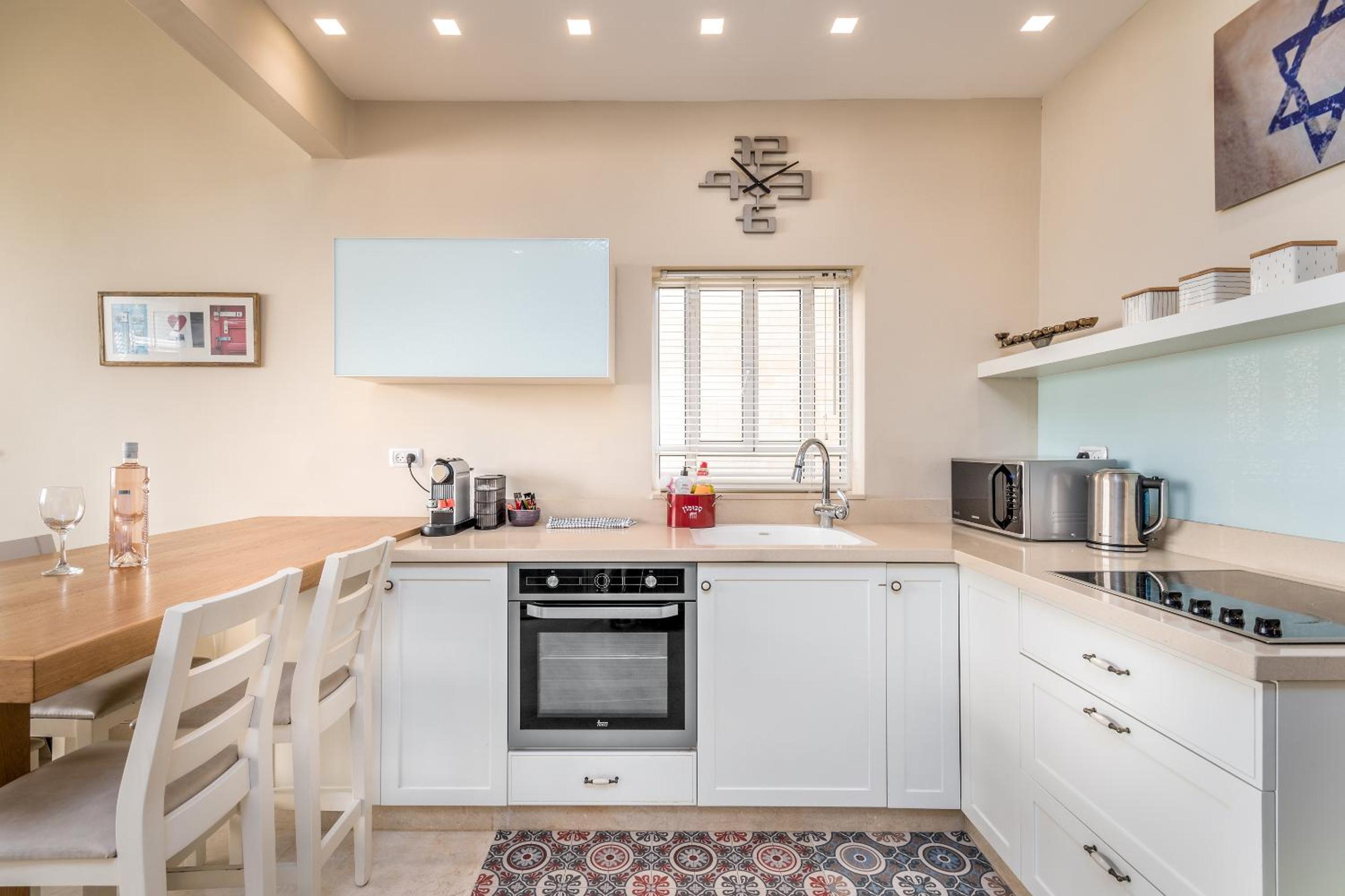 Ben-Gurion BLVD 2BDR close to the beach view 4