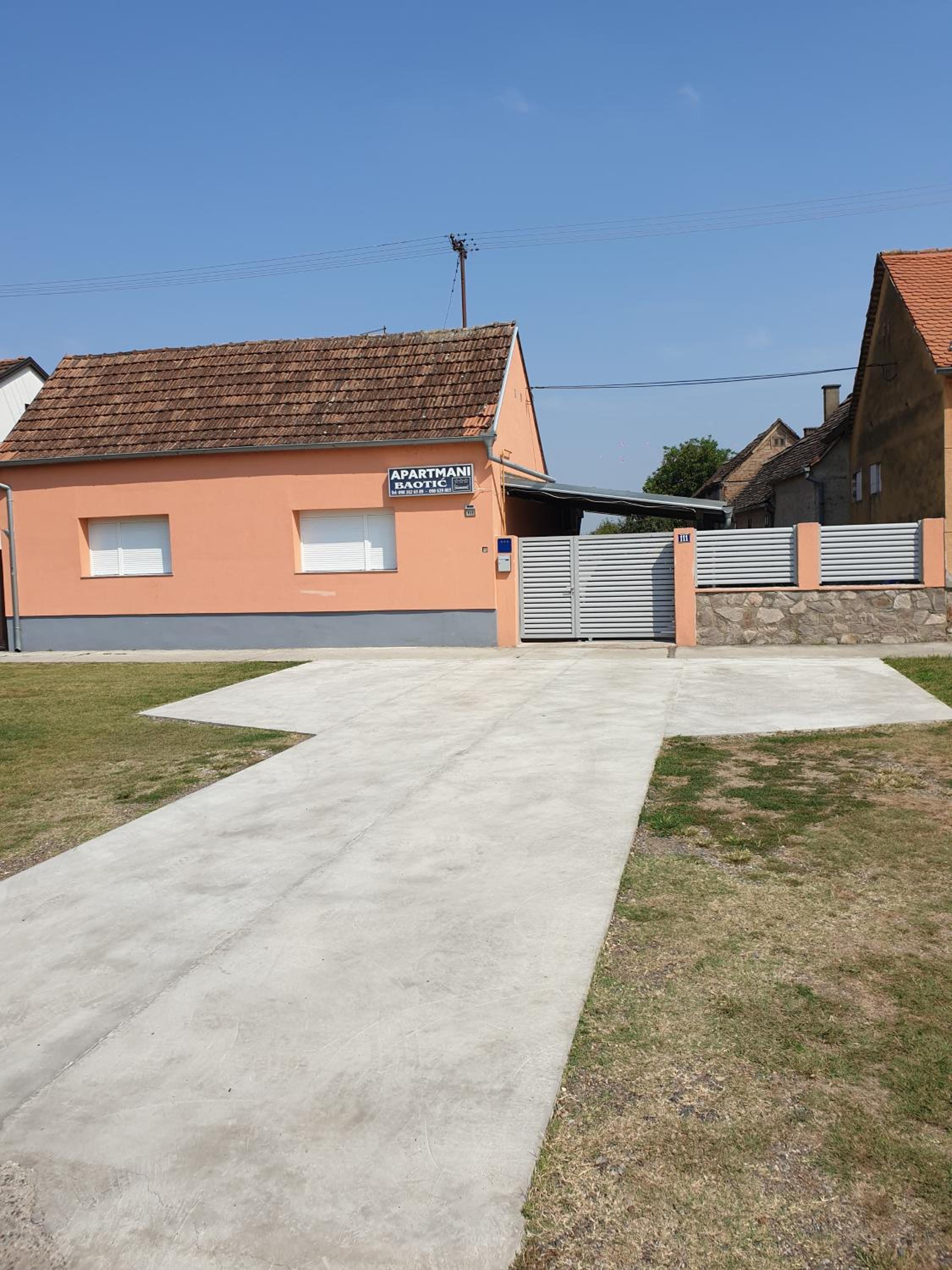Hotel Apartmani Baotić Županja - Image 1