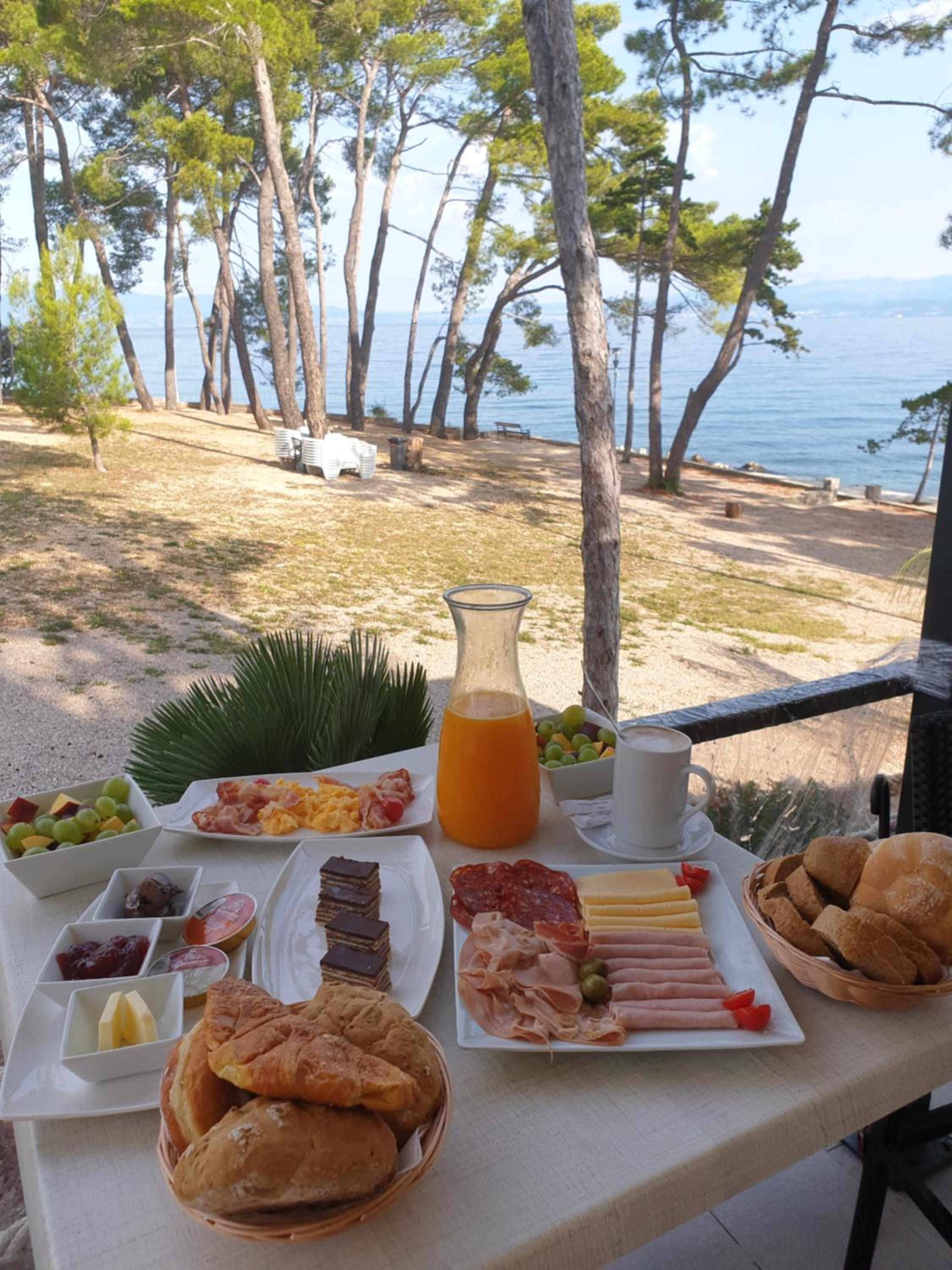 Mare & Mons Seafront Apartments