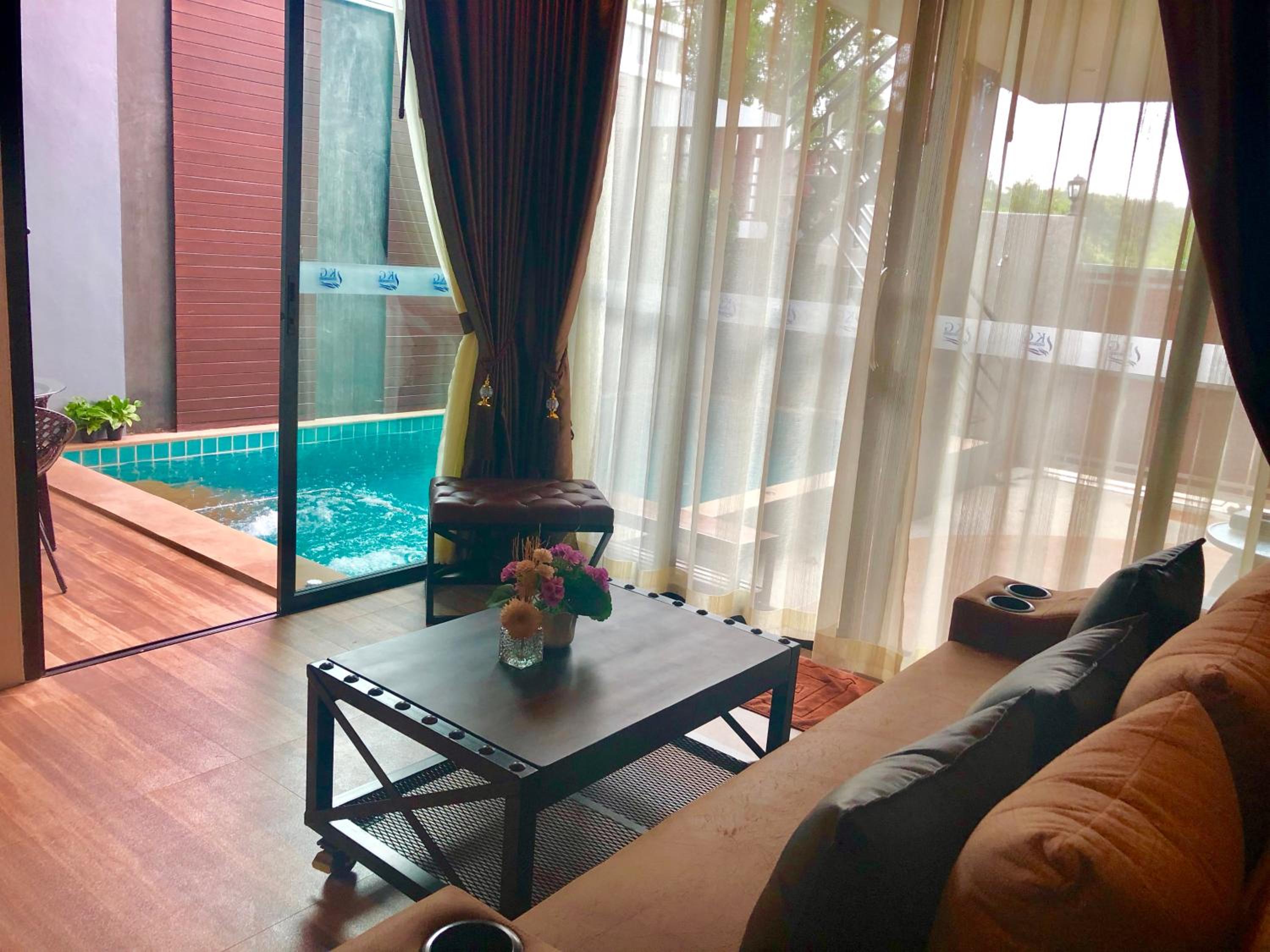 KG Private Pool Villas Soi 9 view 4