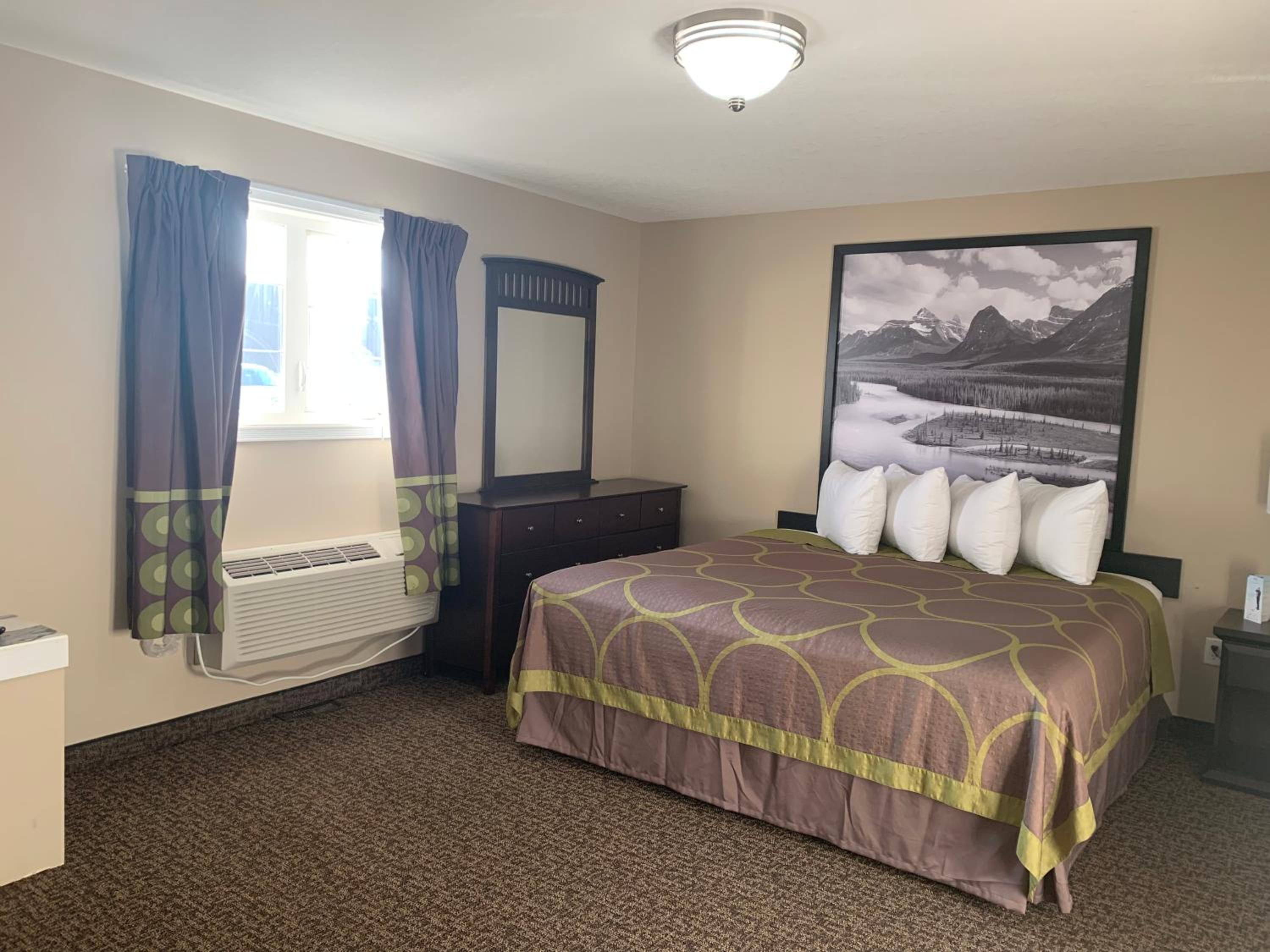 Fort Mcmurray Vacations - Super 8 by Wyndham Fort McMurray - Property Image 4