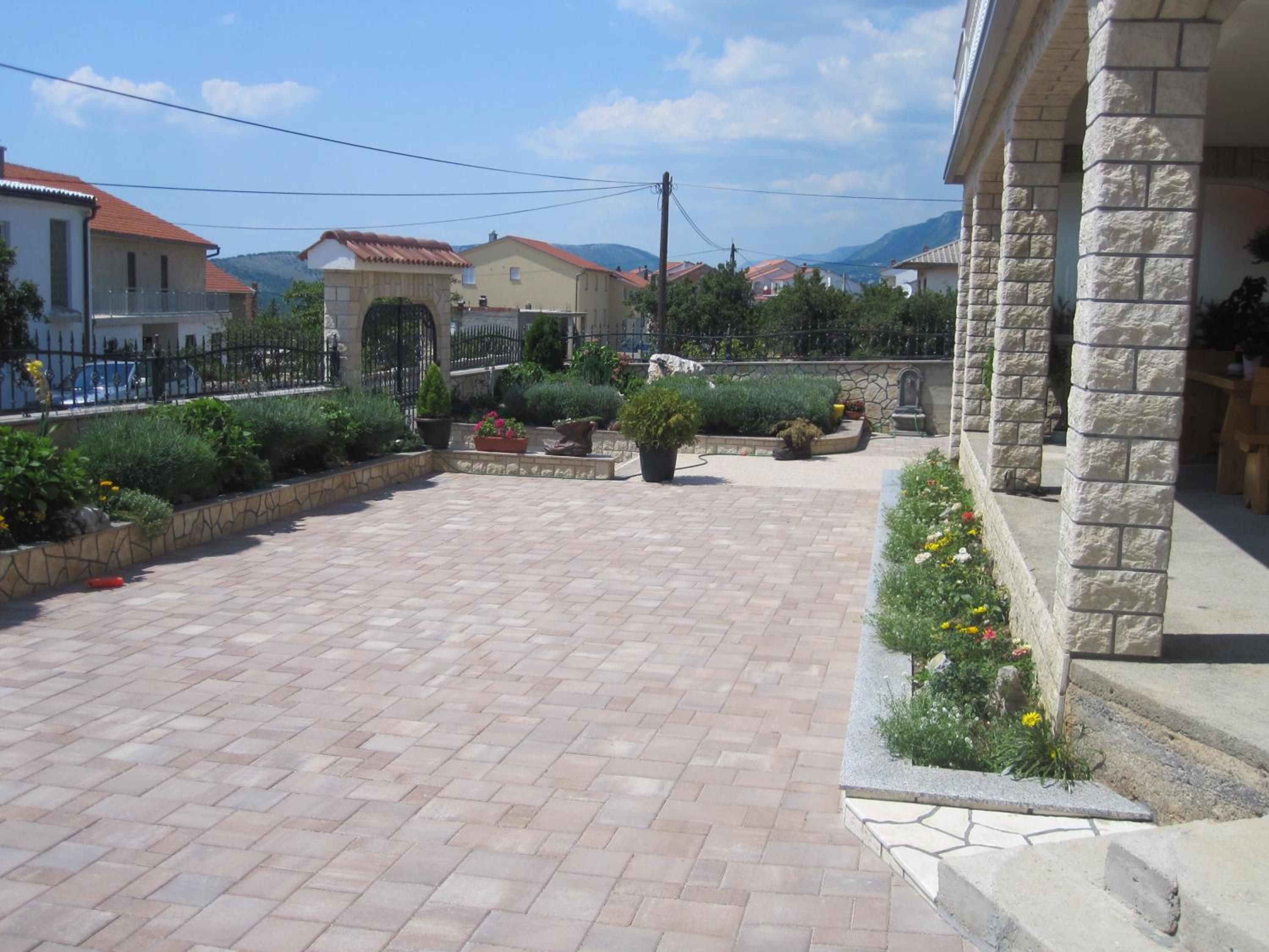 Villa Lily