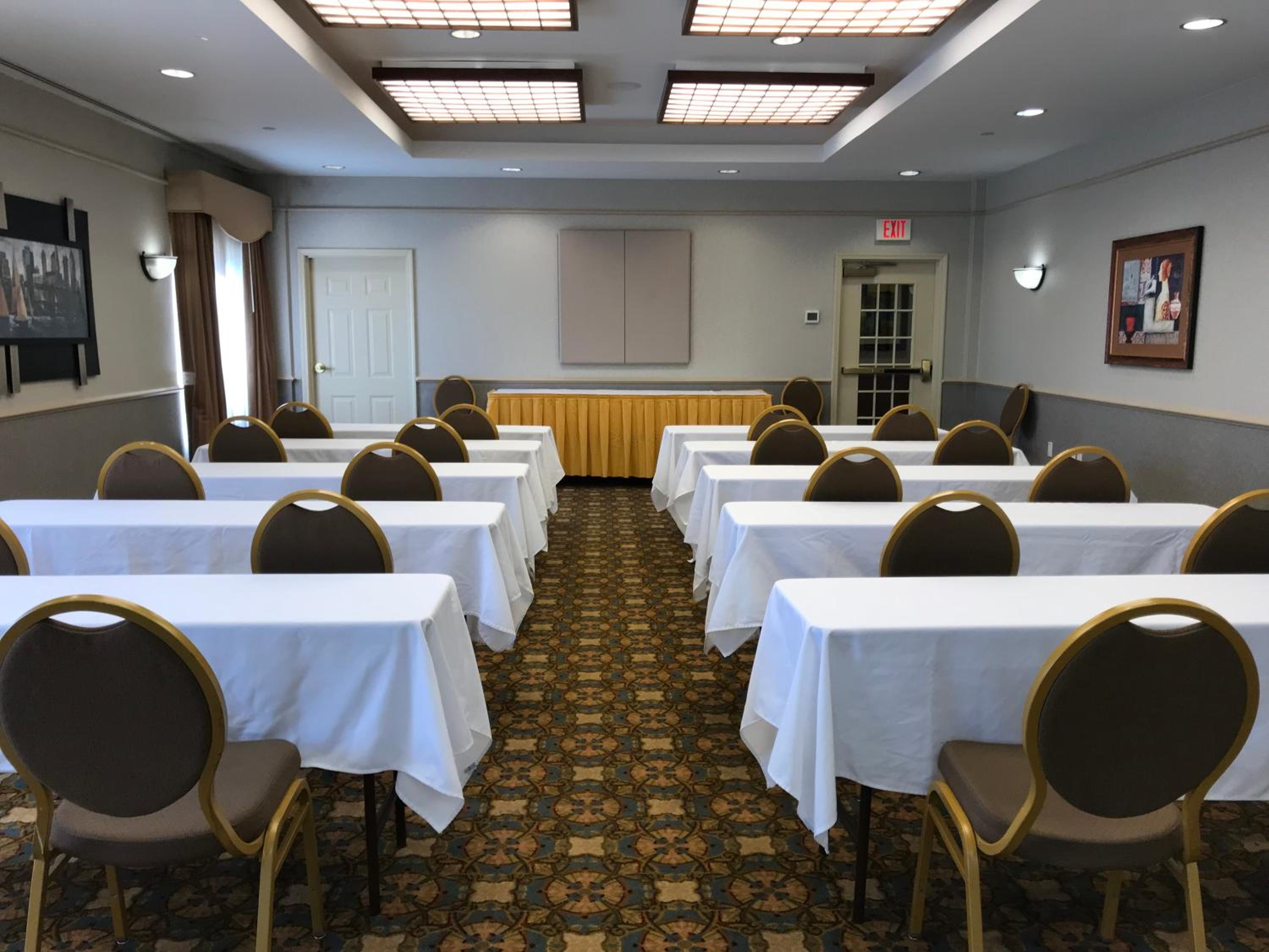 La Quinta by Wyndham Islip - MacArthur Airport - Property Image 31