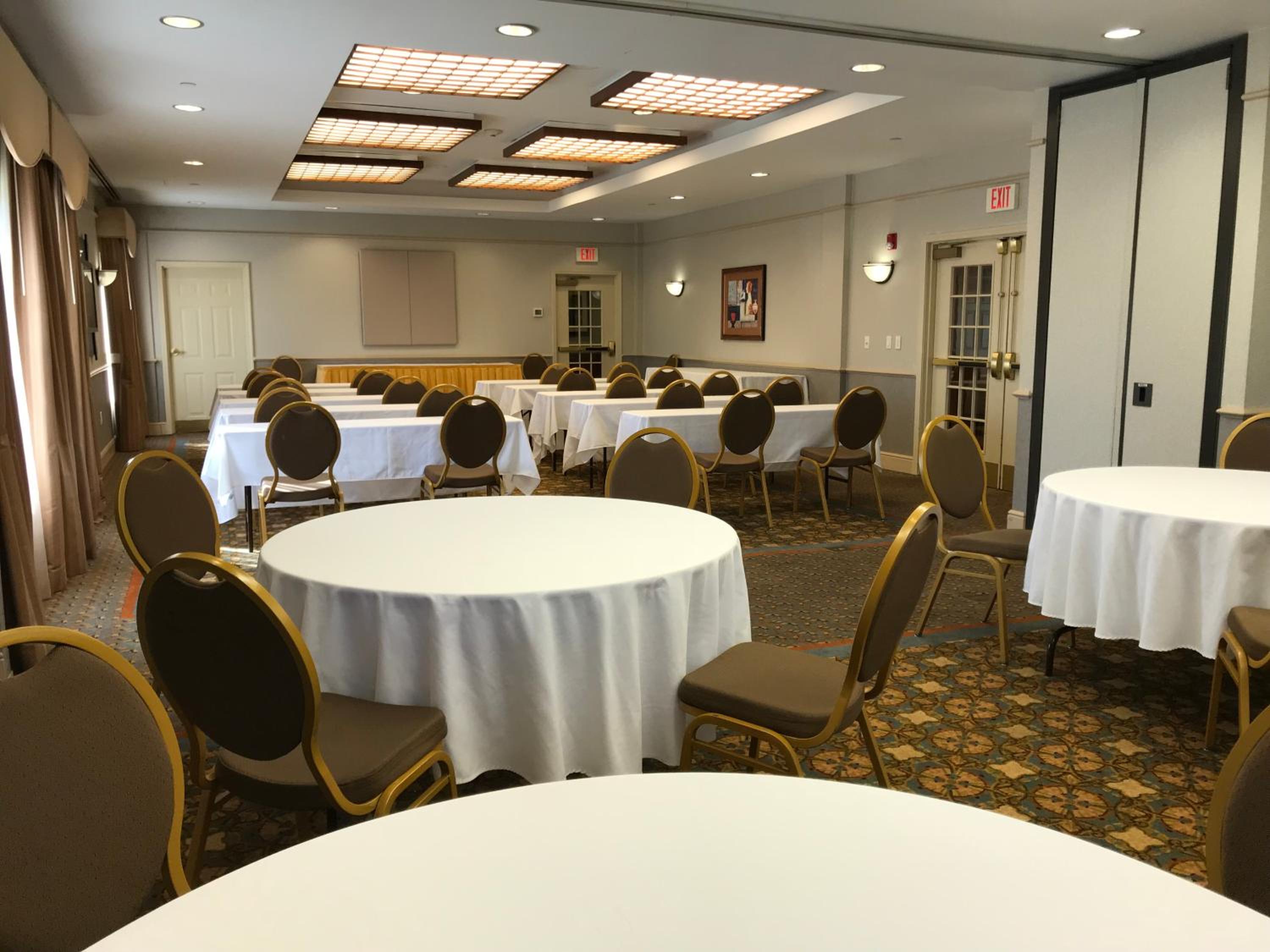 La Quinta by Wyndham Islip - MacArthur Airport - Property Image 19