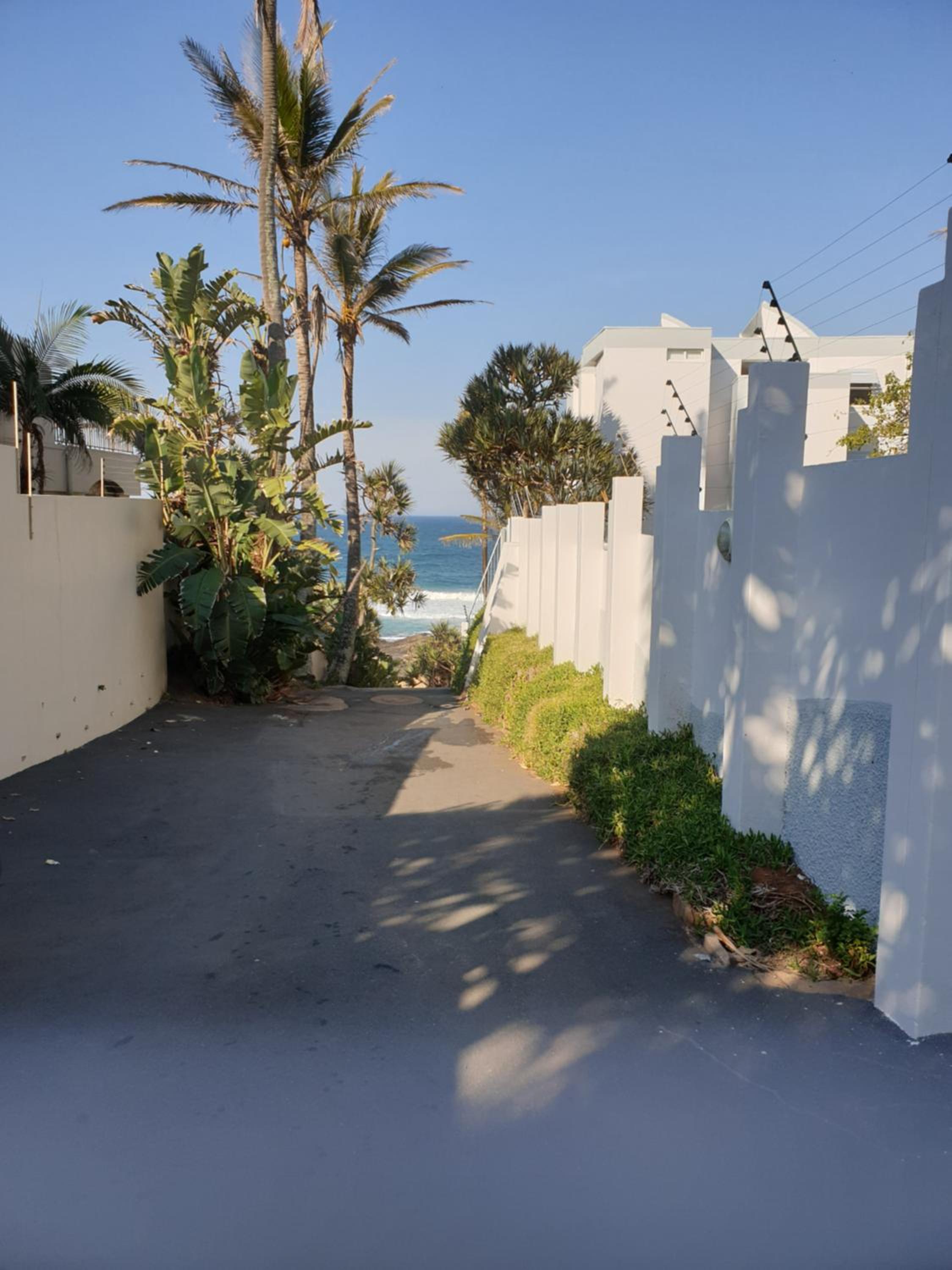 Stylish modern 2 bed apartment in Shaka's Rock view 4