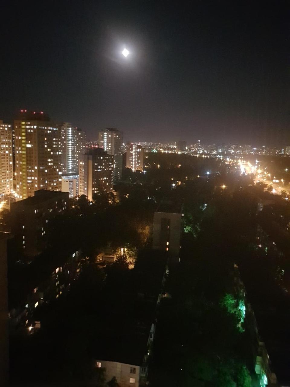 LUX apartment in Kyiv, МВЦ, Центр сердца, Дарница, Лесная, Черниговская, Троещина, авторынок, Квадрат, больница, Радужный, Воскресенка, Левый берег, Ленинг