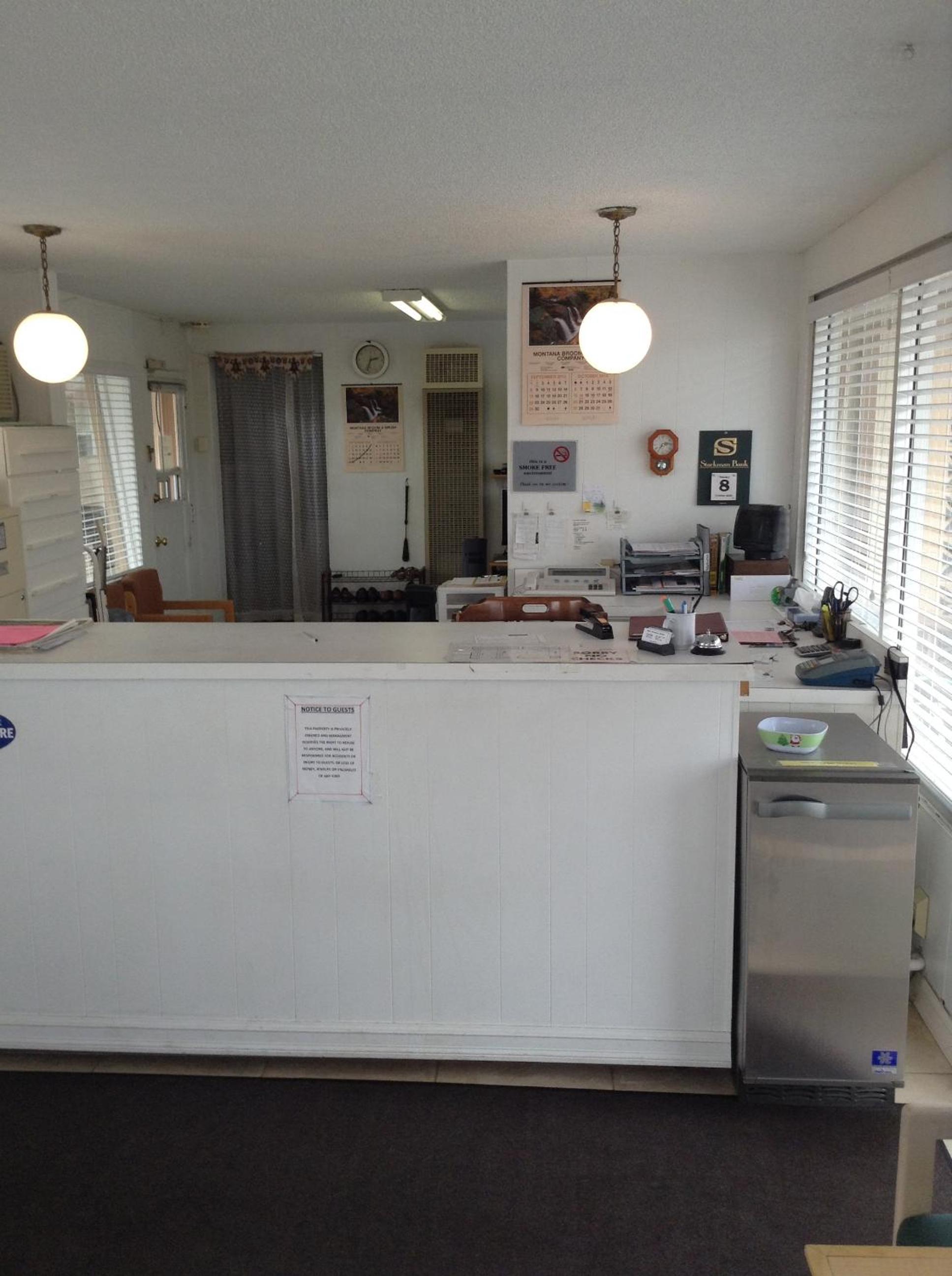 Ski's Western Motel