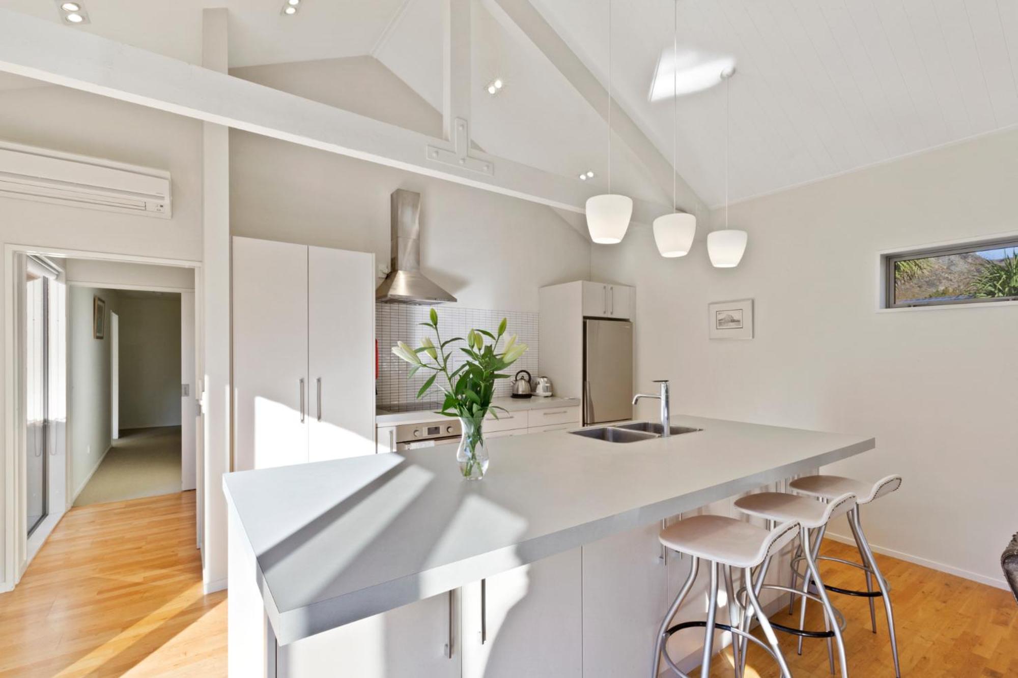Coronet View - Family home with BBQ close to town view 2