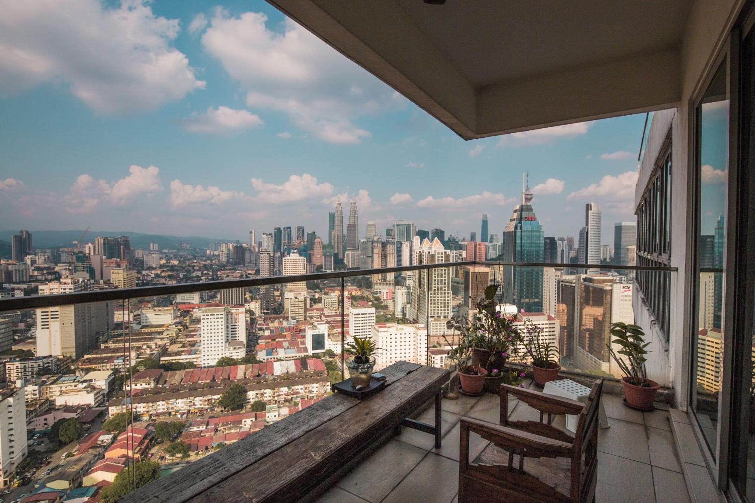 Penthouse on 34 - The Highest Unit and Best Views in Regalia & Private Rooftop Terrace